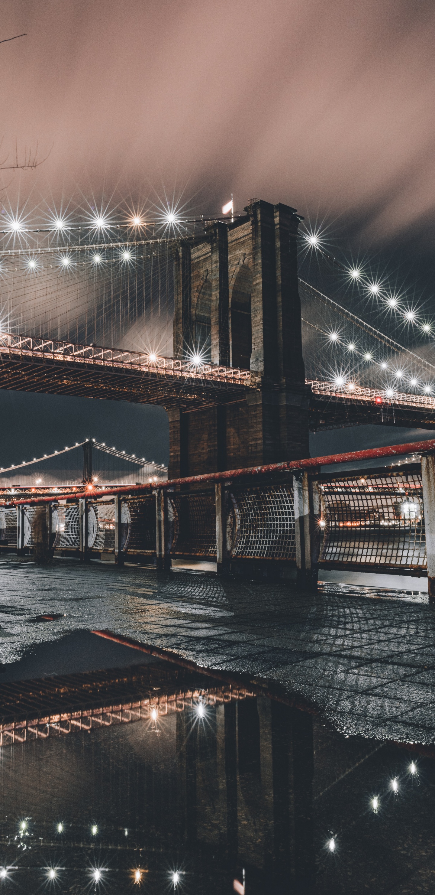 Обои вода, отражение, мост, ночь, свет в разрешении 1440x2960