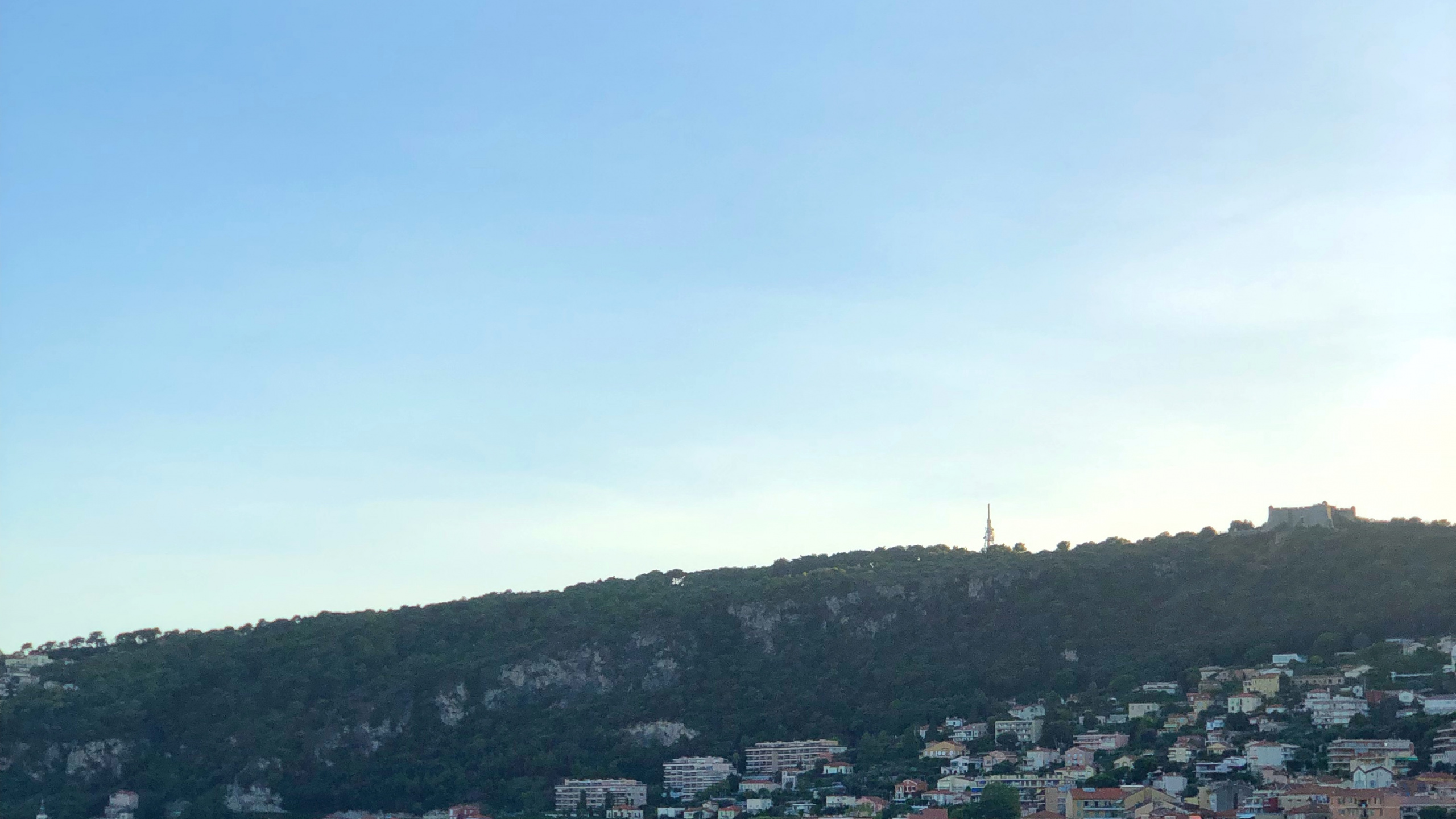 Обои Вильфранш-сюр-Мер, соседство, жилой район, Банк, пригород в разрешении 2560x1440