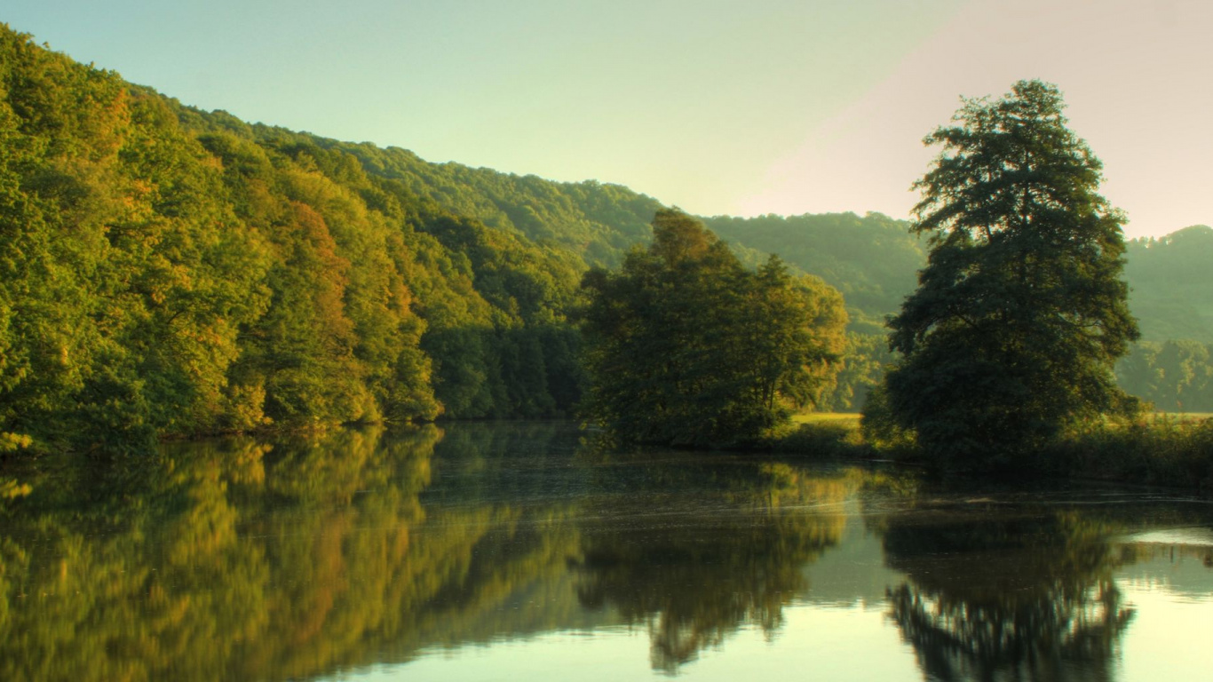 Обои природа, отражение, вода, реки, озеро в разрешении 1366x768