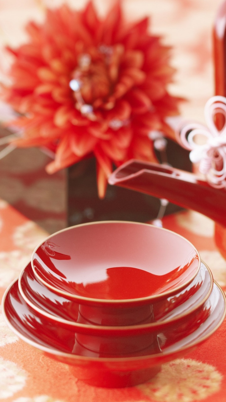 Обои кофейная чашка, чашка, чай, лепесток, лепестки в разрешении 720x1280