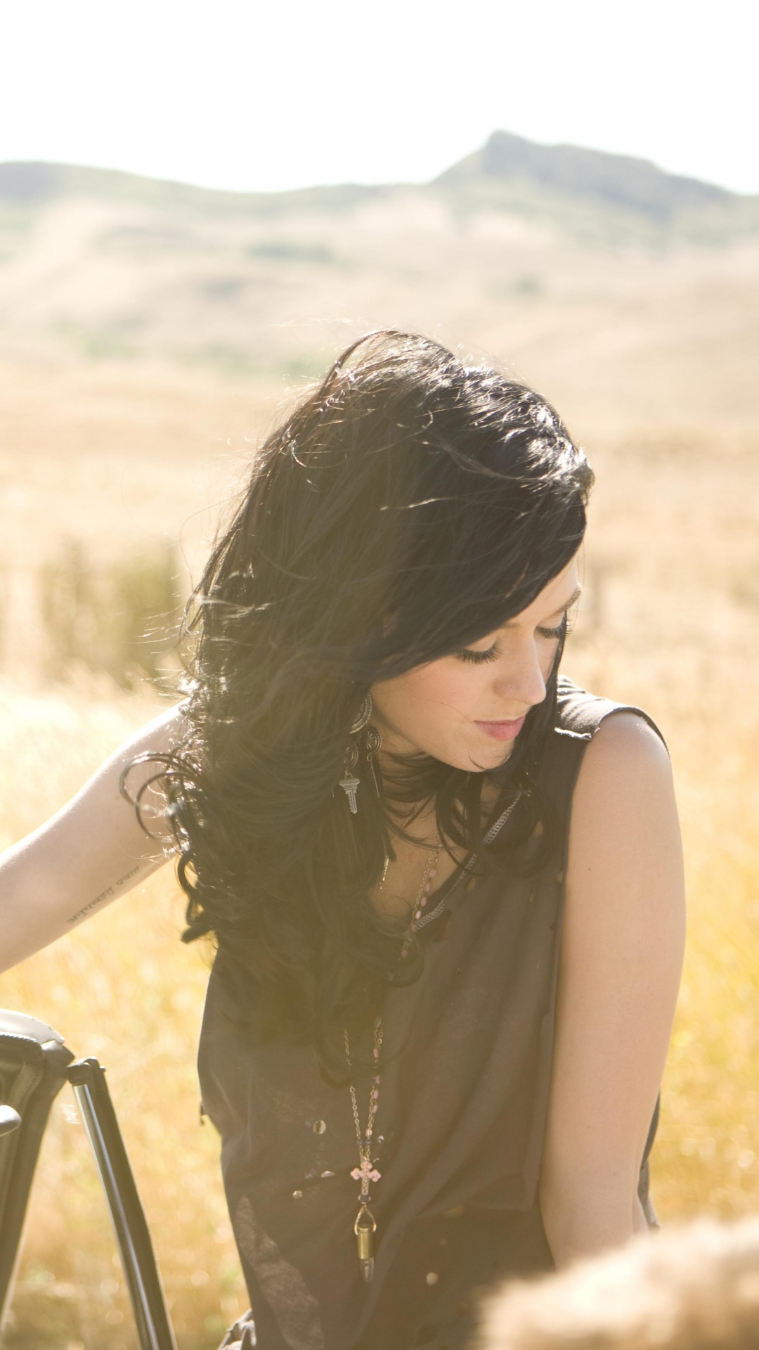 Обои Кэти Перри, Подростковые Мечты, Не как в кино, Проснулся, солнечный свет в разрешении 1080x1920