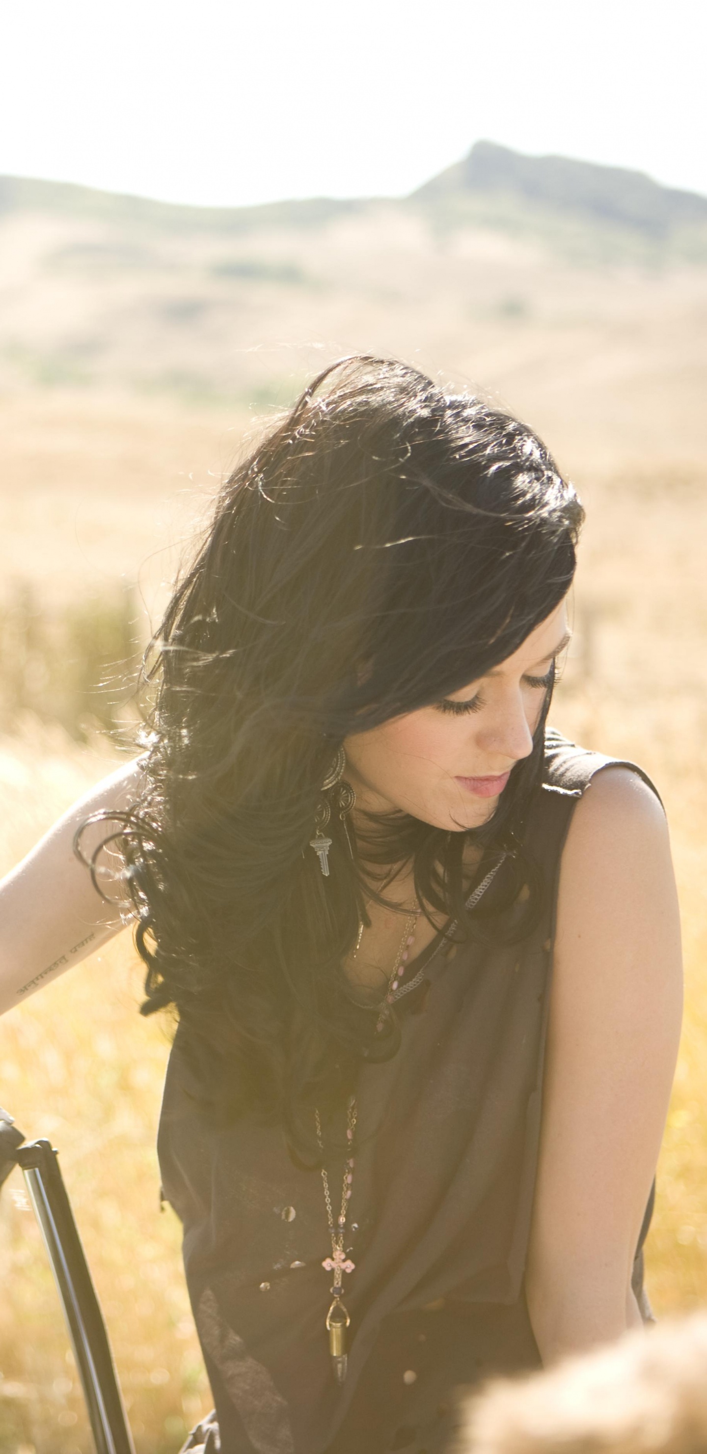 Обои Кэти Перри, Подростковые Мечты, Не как в кино, Проснулся, солнечный свет в разрешении 1440x2960