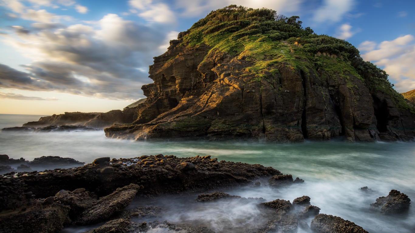 Обои побережье, море, вода, рок, океан в разрешении 1366x768