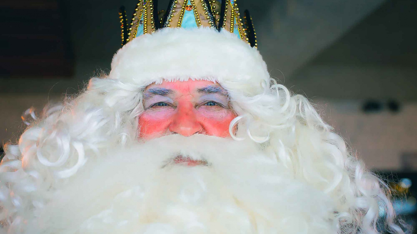 Обои Санта-Клаус, Дед Мороз, снегурочка, Рождество, вымышленный персонаж в разрешении 1366x768