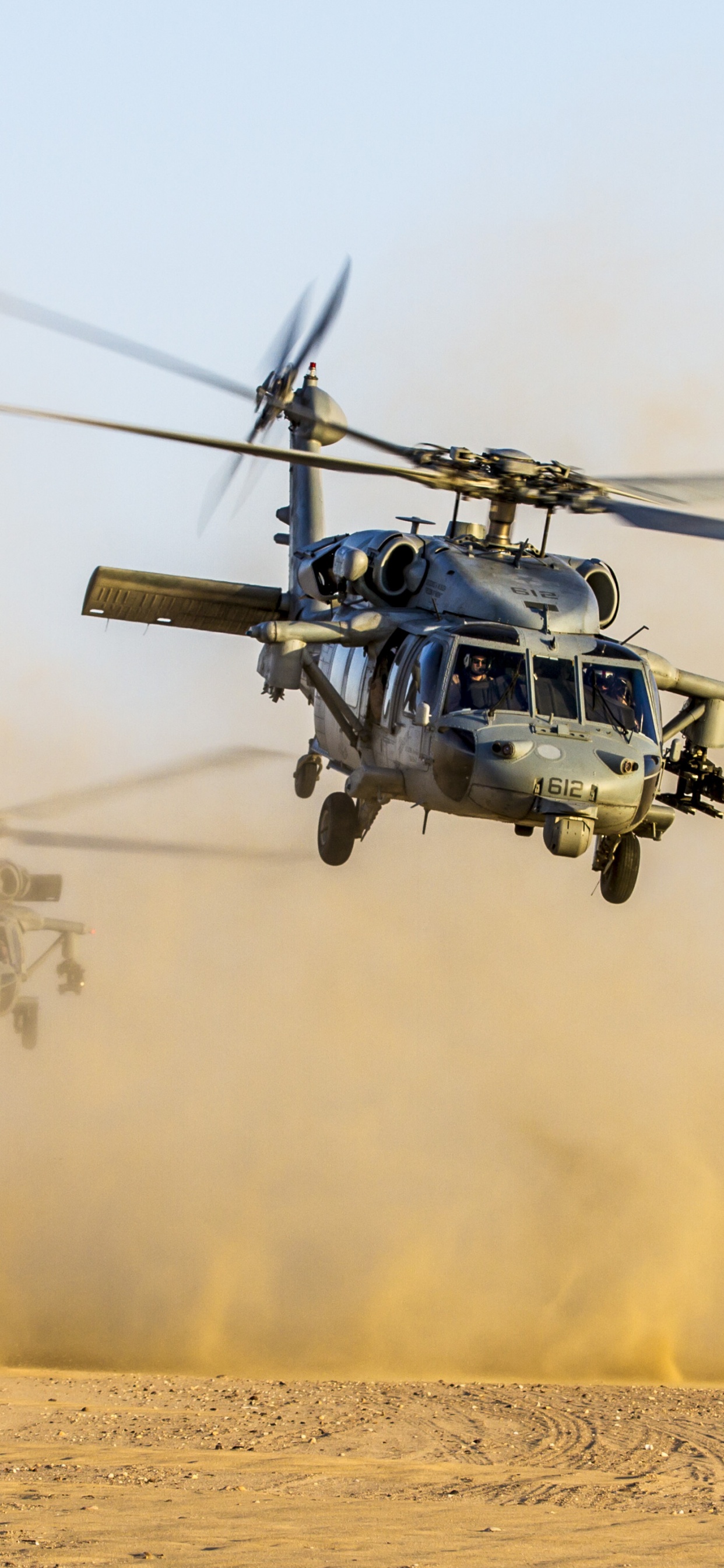 Обои вертолет, военный вертолет, ударный вертолет, винтокрылая машина, винтокрыл в разрешении 1242x2688