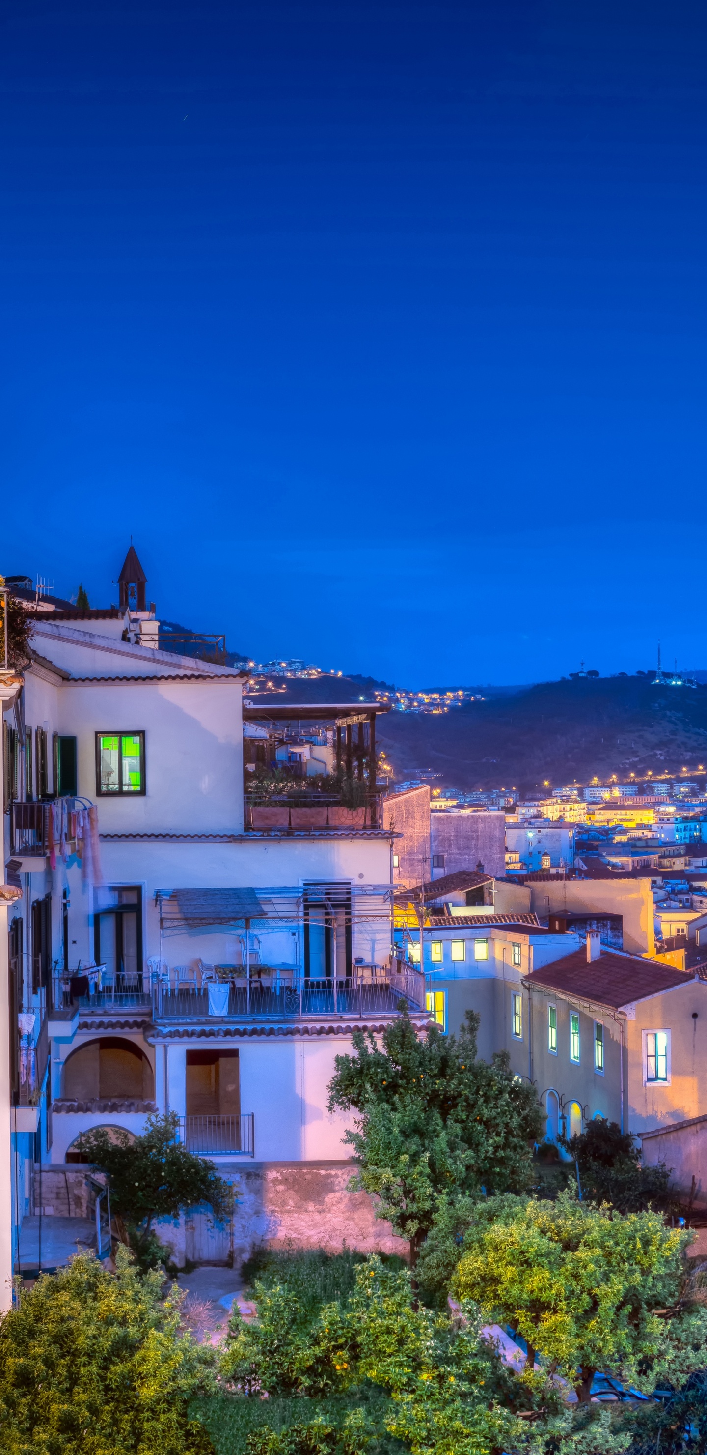 Обои Позитано, синий, городок, недвижимость, вечер в разрешении 1440x2960