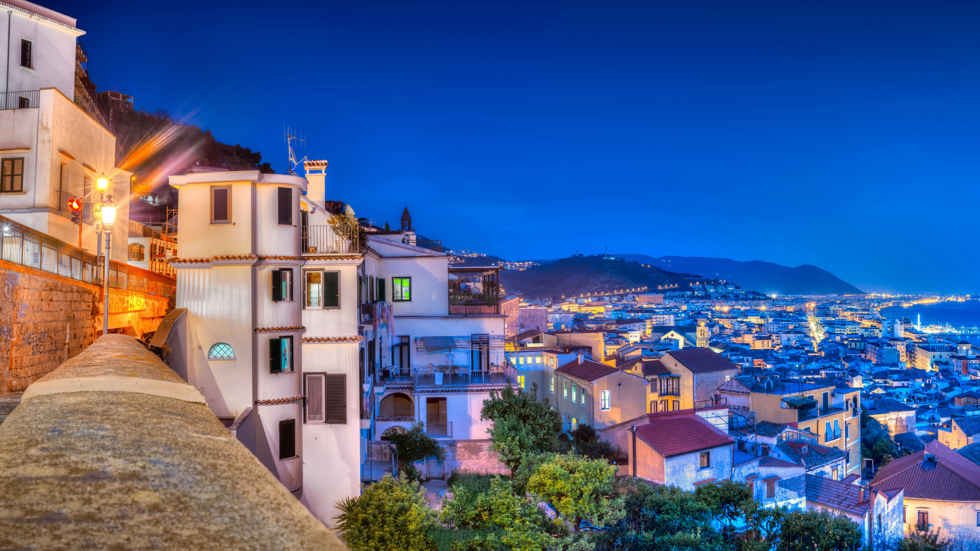 Обои Позитано, синий, городок, недвижимость, вечер в разрешении 3840x2160