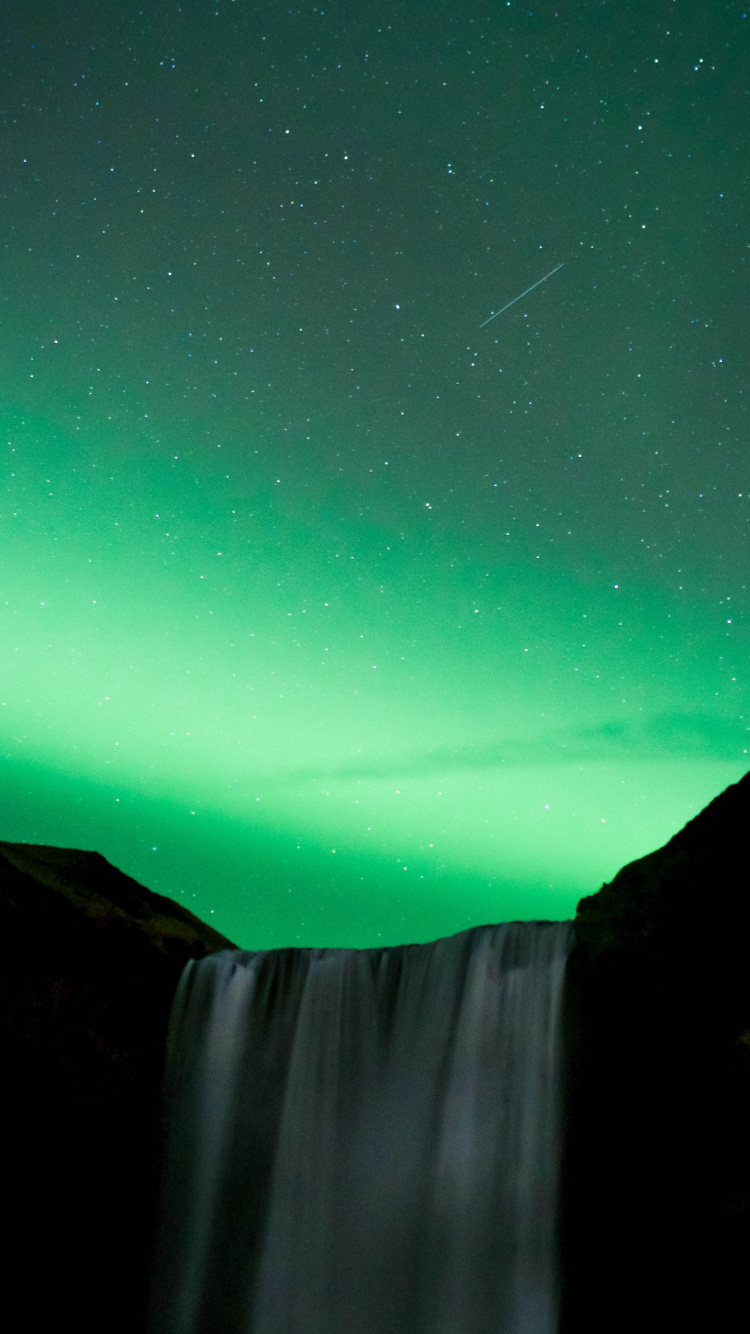 Обои атмосфера, природа, природный ландшафт, Аврора, астрономический объект в разрешении 750x1334