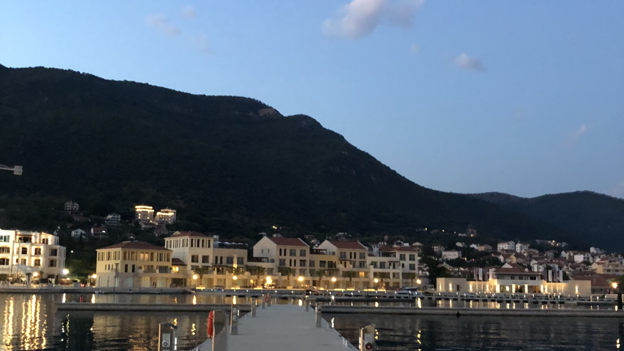 Обои фьорд, вода, гидроресурсы, водный путь, холм в разрешении 1280x720