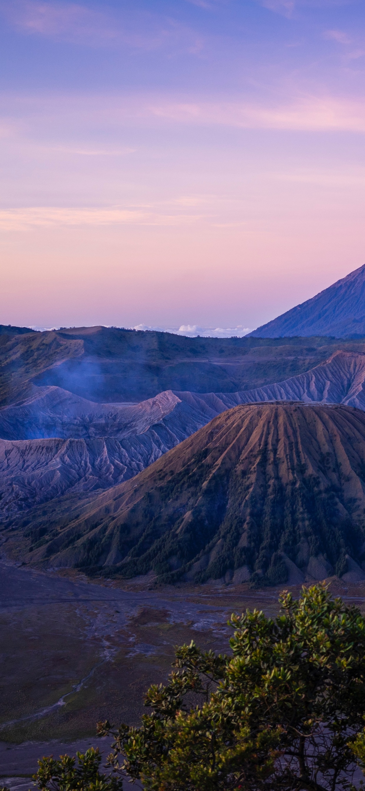 Обои Гора Бромо, вулкан, гора, пейзажи гор, нагорье в разрешении 1242x2688