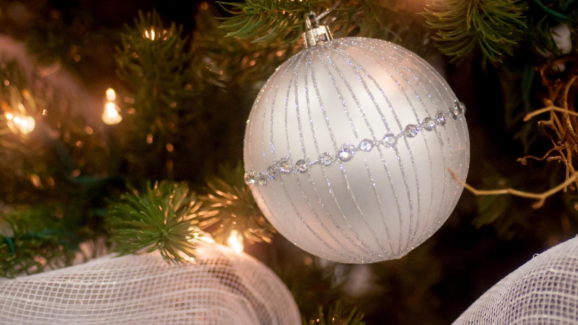 Обои елка, Рождественский день, Рождественские украшения, праздник, рождественский орнамент в разрешении 1920x1080