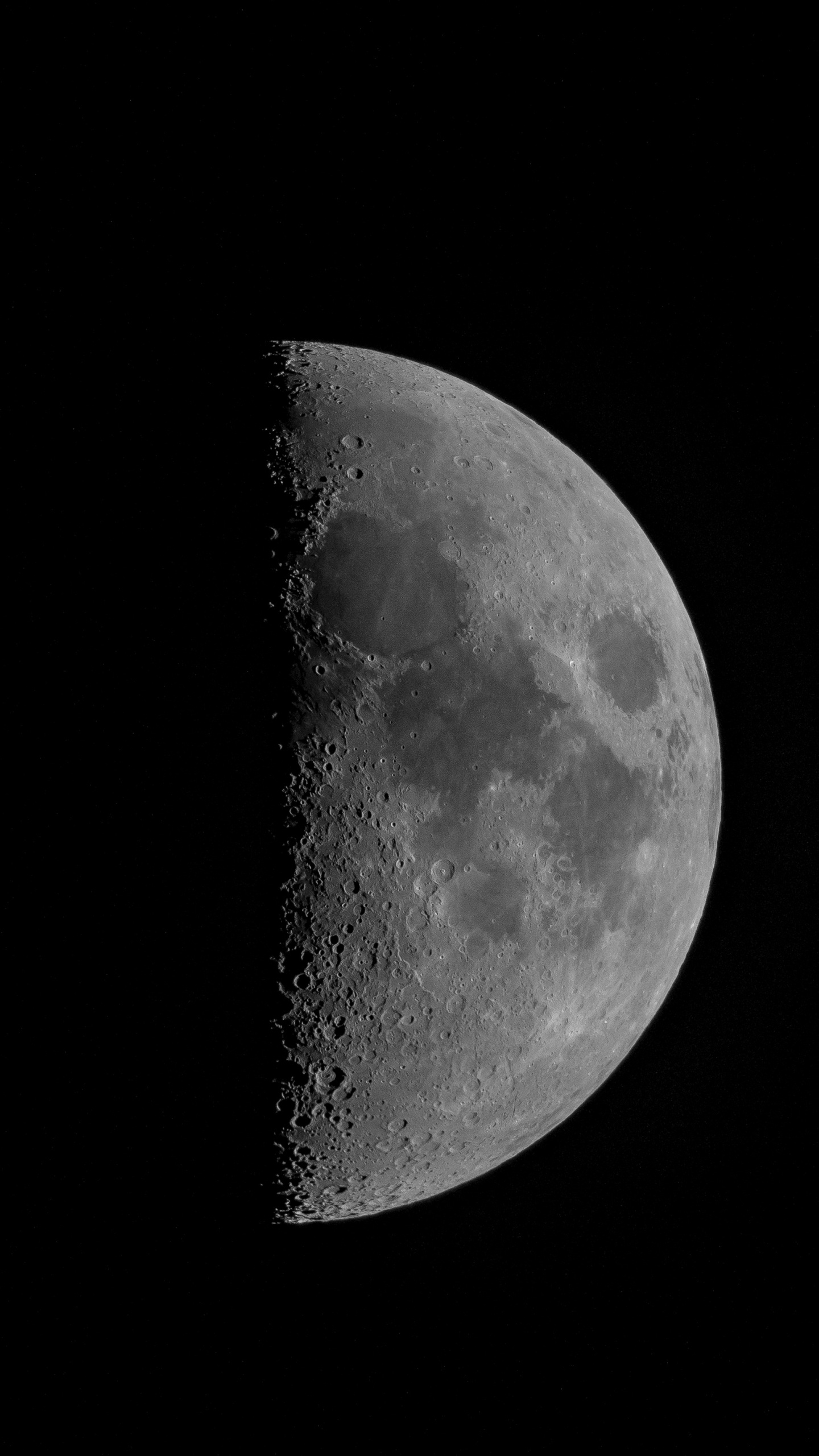 Обои луна, лунный свет, темнота, Лунная фаза, черный в разрешении 1440x2560