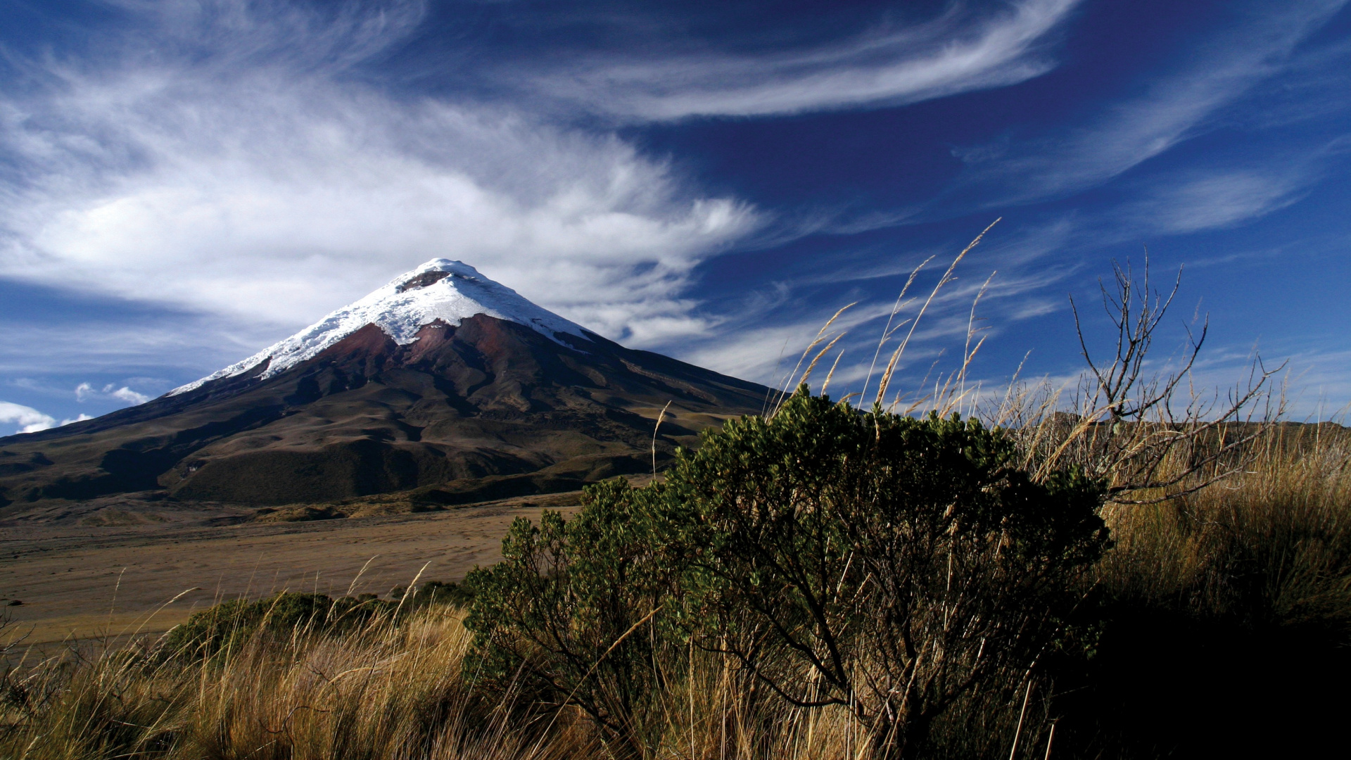 Обои пейзажи гор, вулкан, отпуск, горный рельеф, гора в разрешении 1920x1080