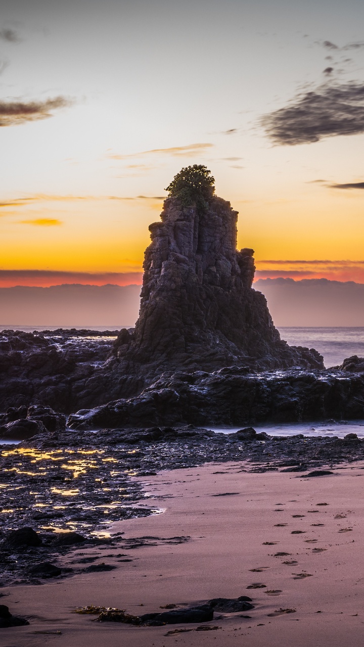 Обои море, рок, побережье, берег, мыс в разрешении 720x1280