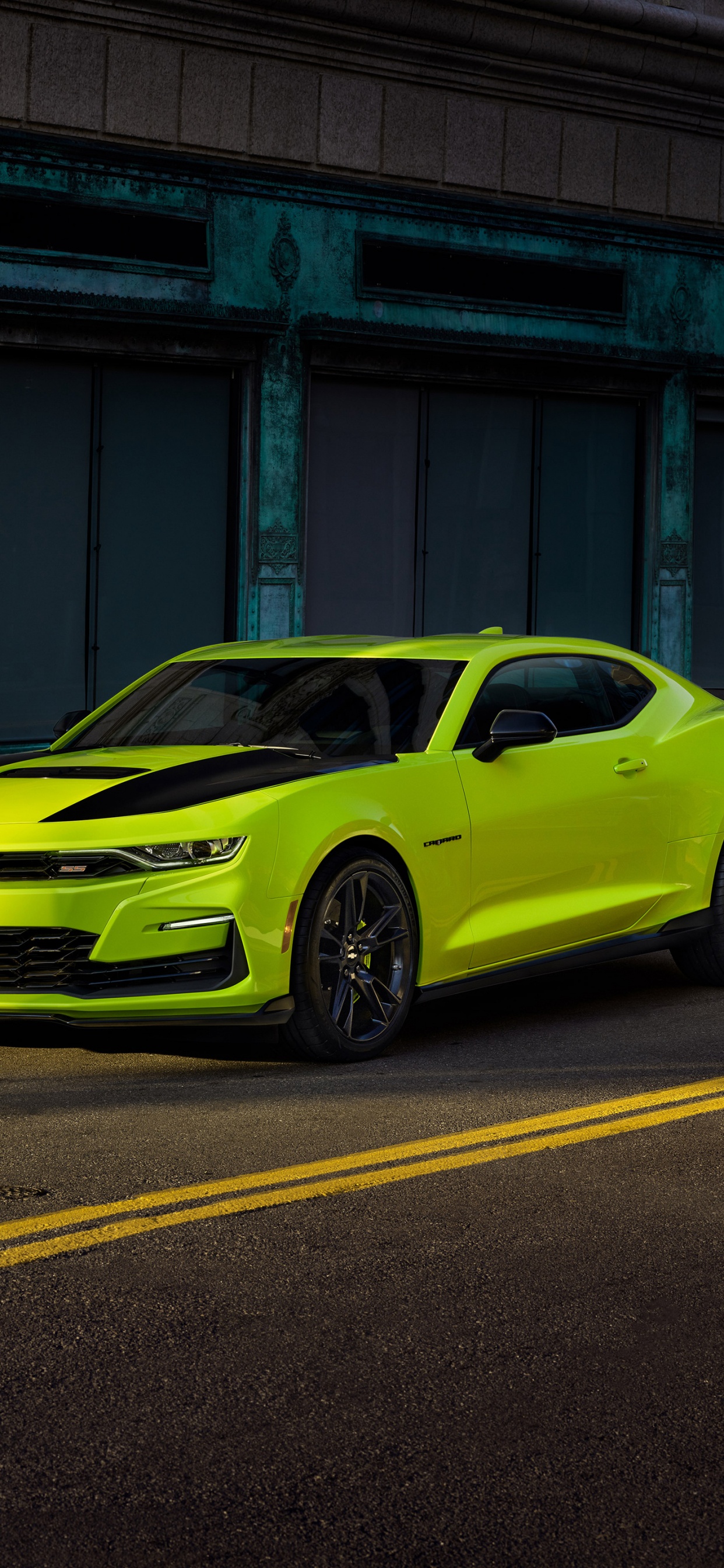 Обои Шевроле, Дженерал Моторз, 2019 Шевроле Камаро Кабриолет, спорткар, авто в разрешении 1242x2688