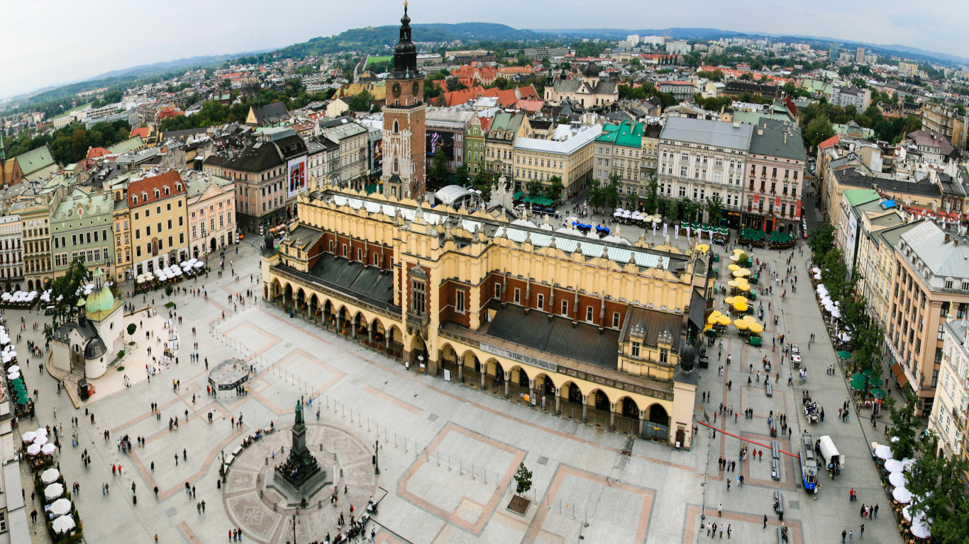 Обои главной рыночной площади, город, ориентир, городской район, здание в разрешении 1366x768