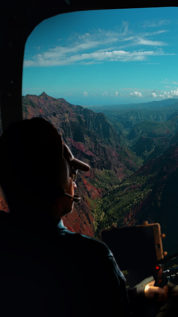 Обои самолеты, кубрик, самолет, воздушное путешествие, летчик в разрешении 720x1280