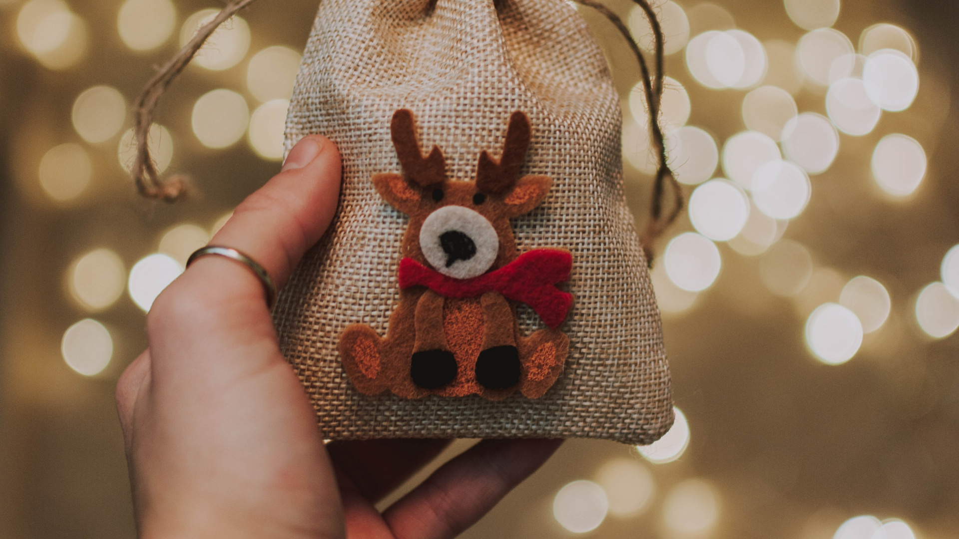 Обои Рождественский день, рождественский орнамент, палец, орнамент, дерево в разрешении 1920x1080