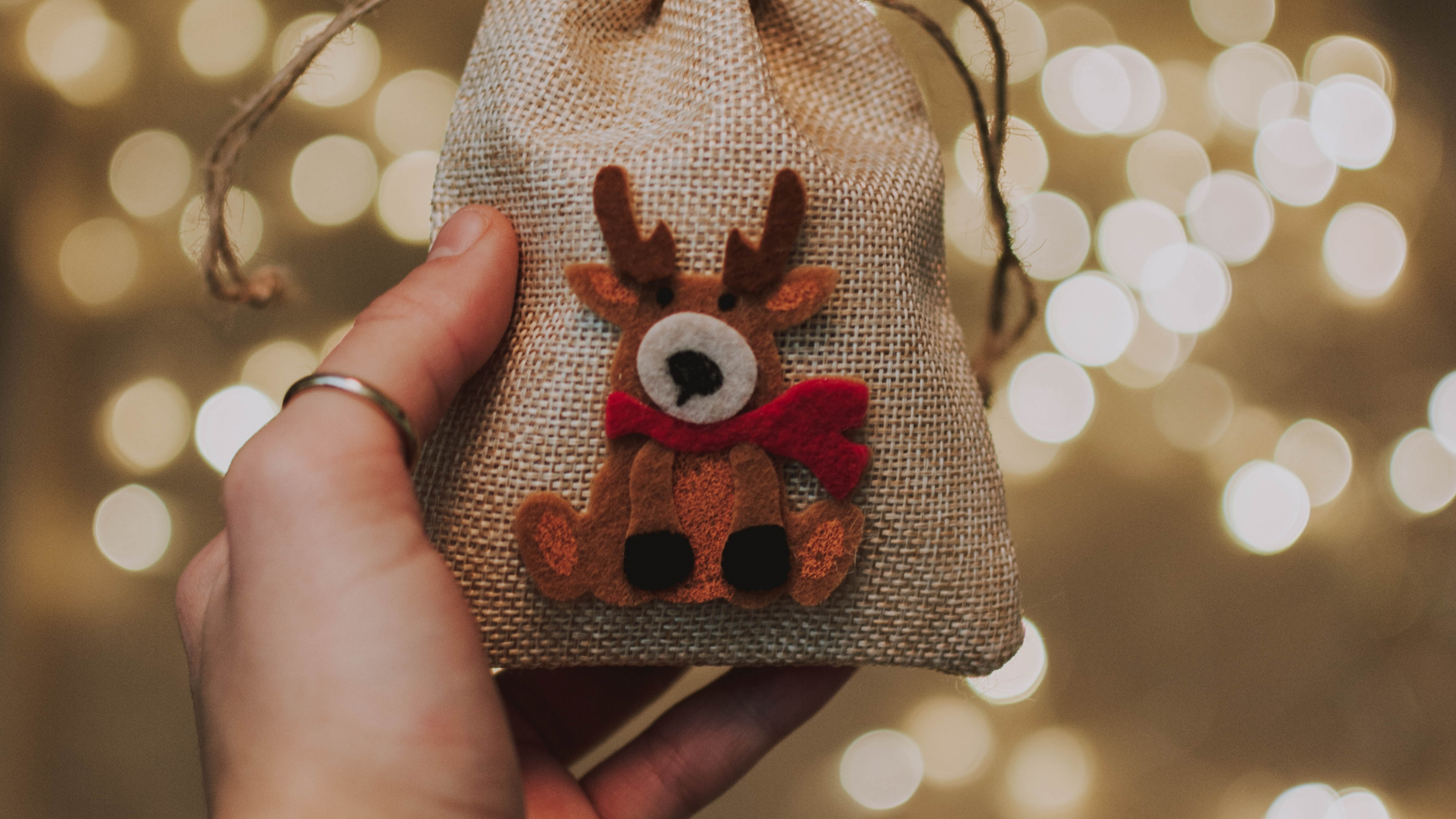 Обои Рождественский день, рождественский орнамент, палец, орнамент, дерево в разрешении 3840x2160