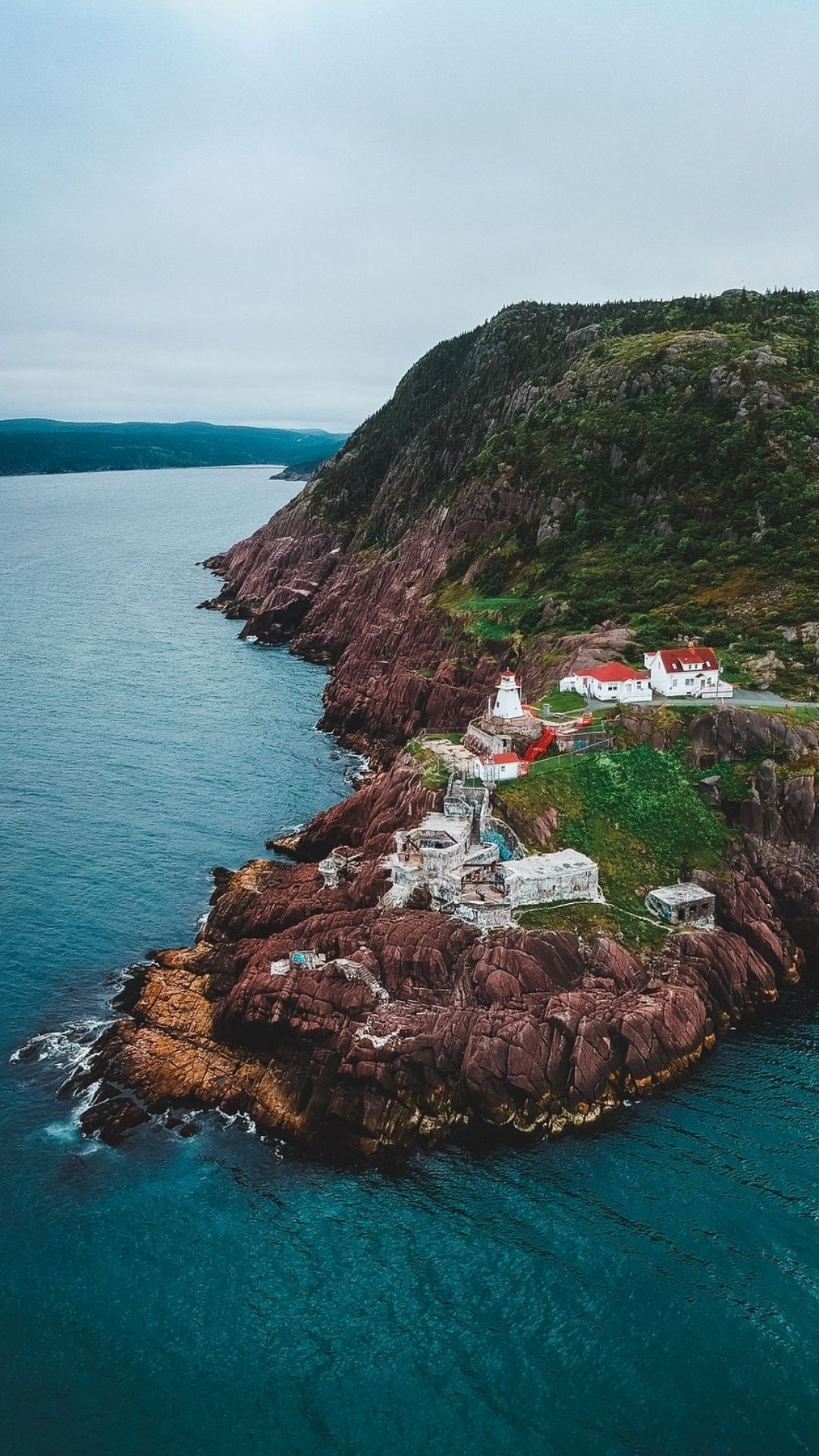 Обои море, вода, гора, природный ландшафт, растение в разрешении 1080x1920