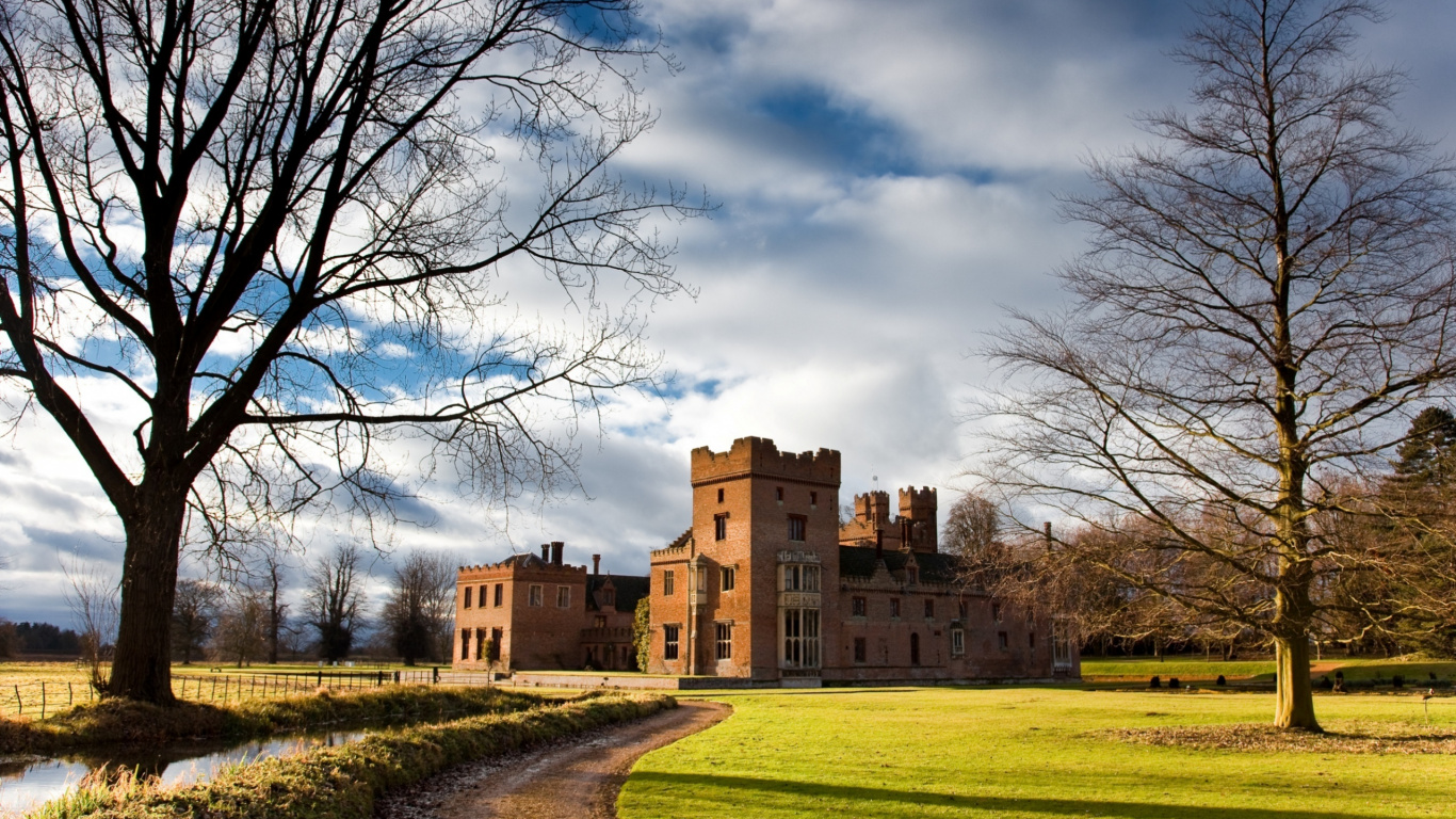 Обои облако, растение, здание, окно, дерево в разрешении 1366x768