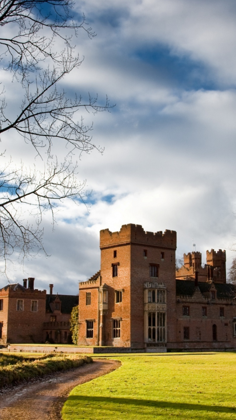 Обои облако, растение, здание, окно, дерево в разрешении 750x1334