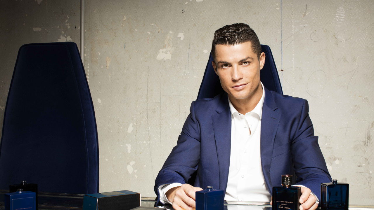 Обои Кристиано Роналдо, Реал С Ф, лоб, сидящий, официальная одежда в разрешении 1280x720