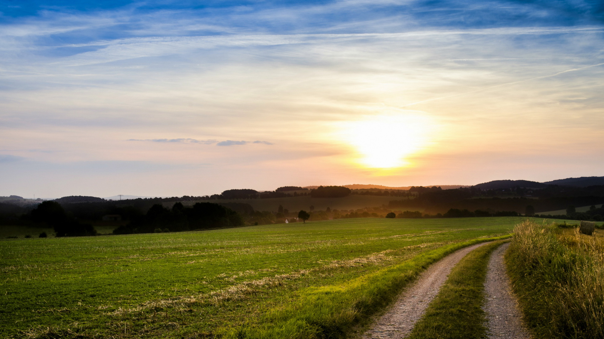 Обои природа, сенокосное угодье, облако, утро, поле в разрешении 1920x1080