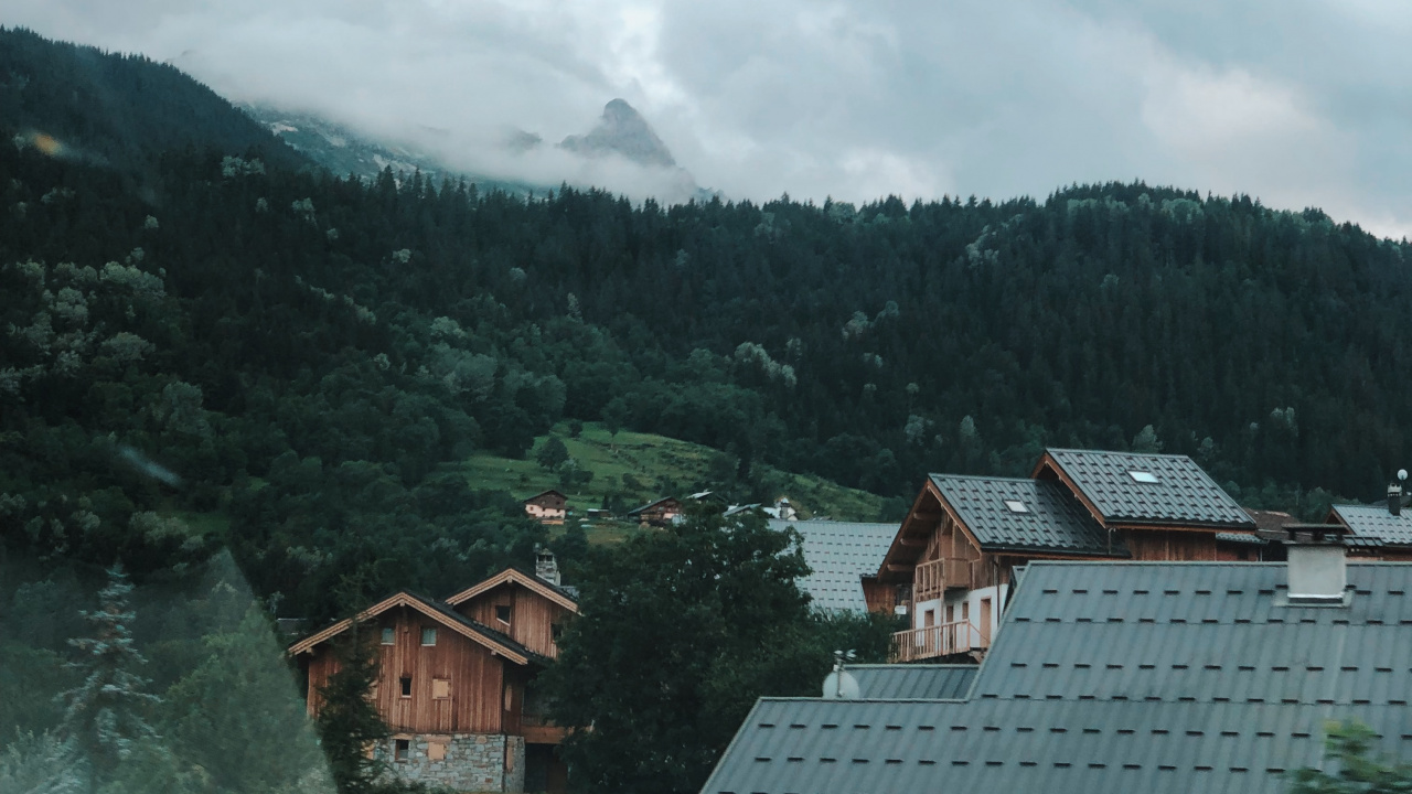 Обои горный рельеф, облако, соседство, нагорье, Хаус в разрешении 1280x720