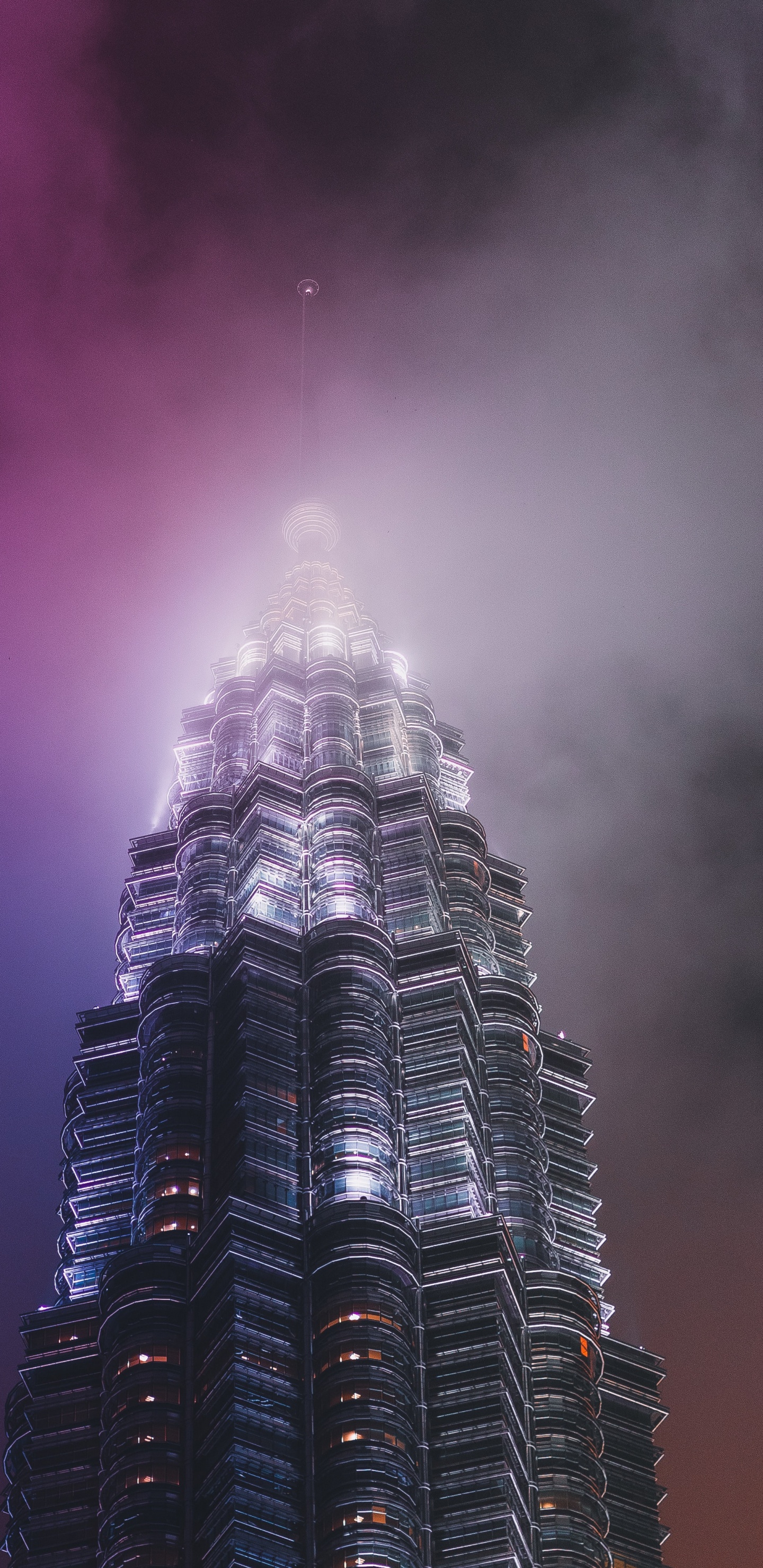 Обои небоскреб, атмосфера, здание, вышка, облако в разрешении 1440x2960