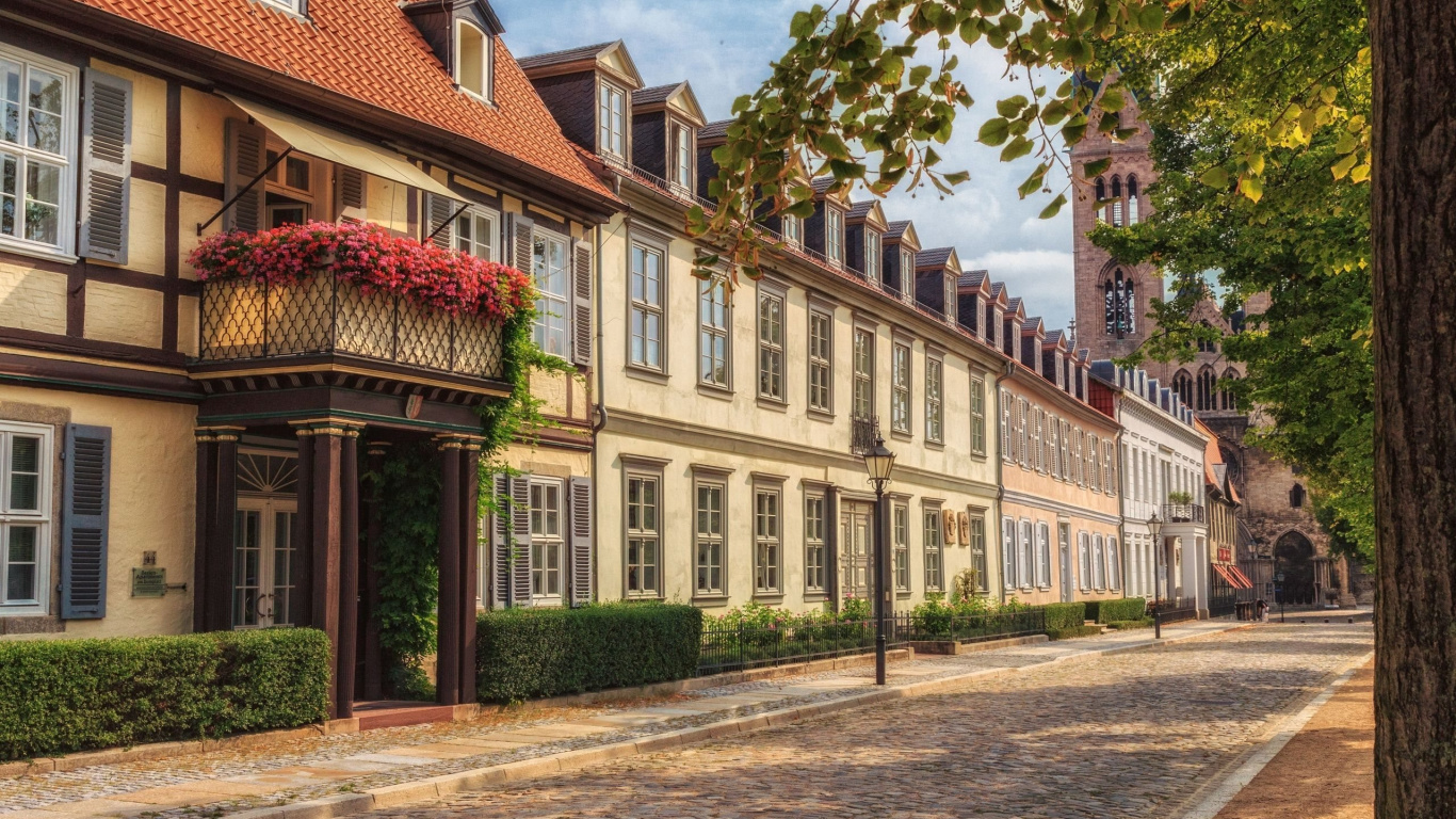 Обои Хаус, свойство, городок, соседство, родина в разрешении 1366x768