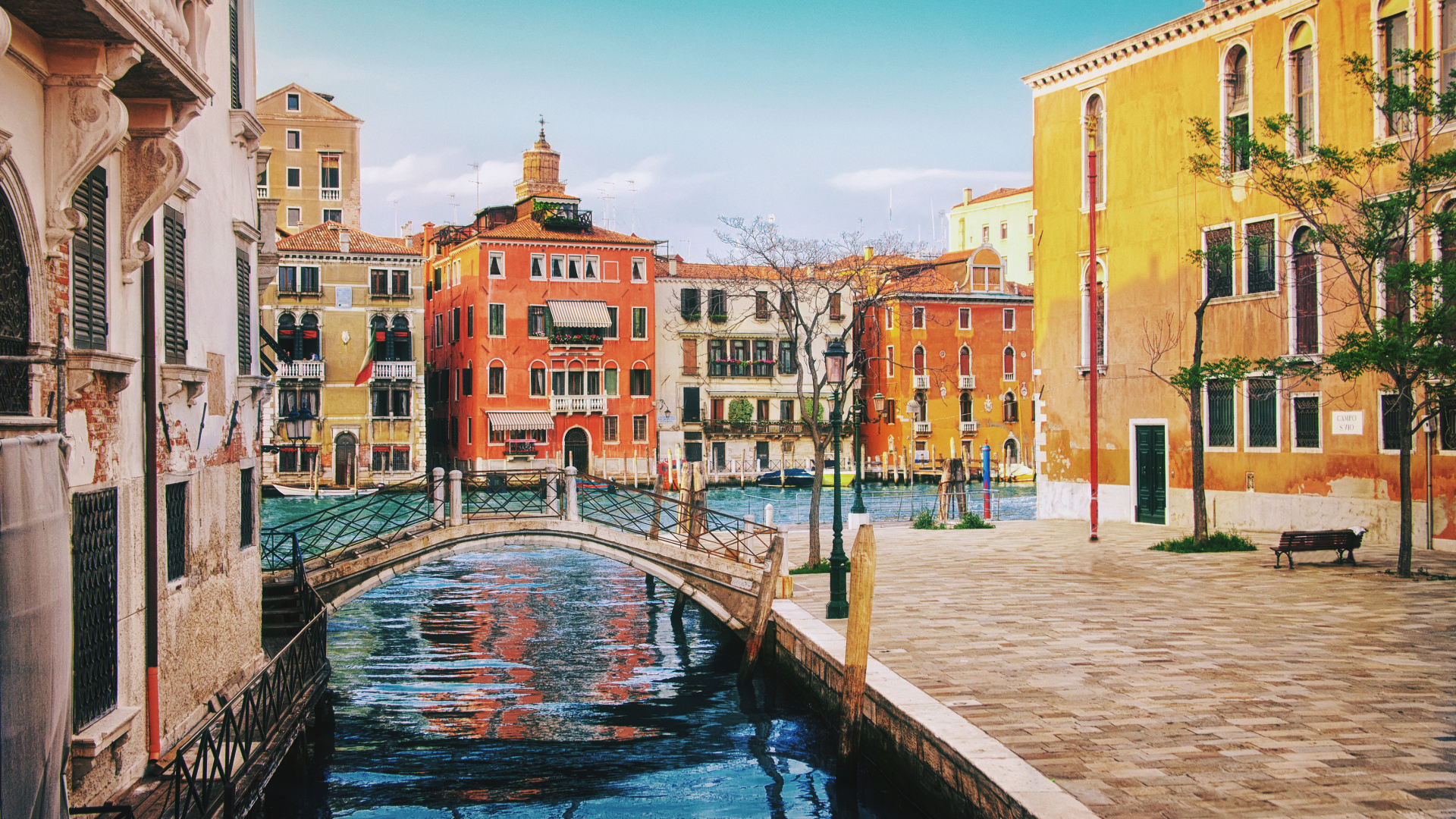 Обои канал, водный путь, городок, город, постер в разрешении 1920x1080