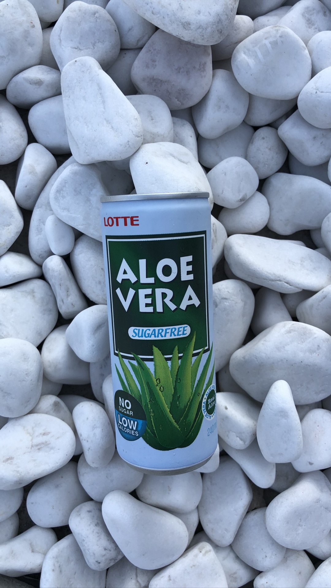 Обои синий, рок, булыжник, белые, гравий в разрешении 1080x1920