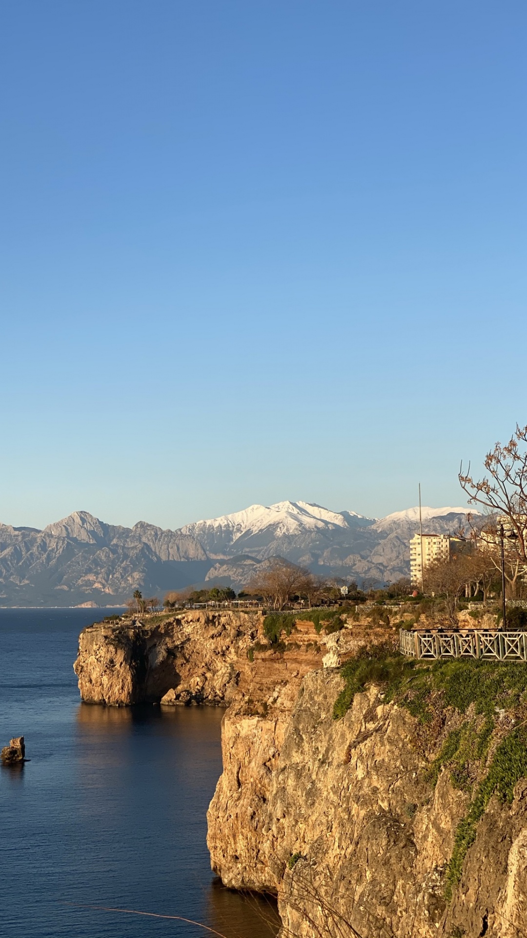 Обои VIP-трансфер Аликанте, вода, гора, растение, лазурный в разрешении 1080x1920