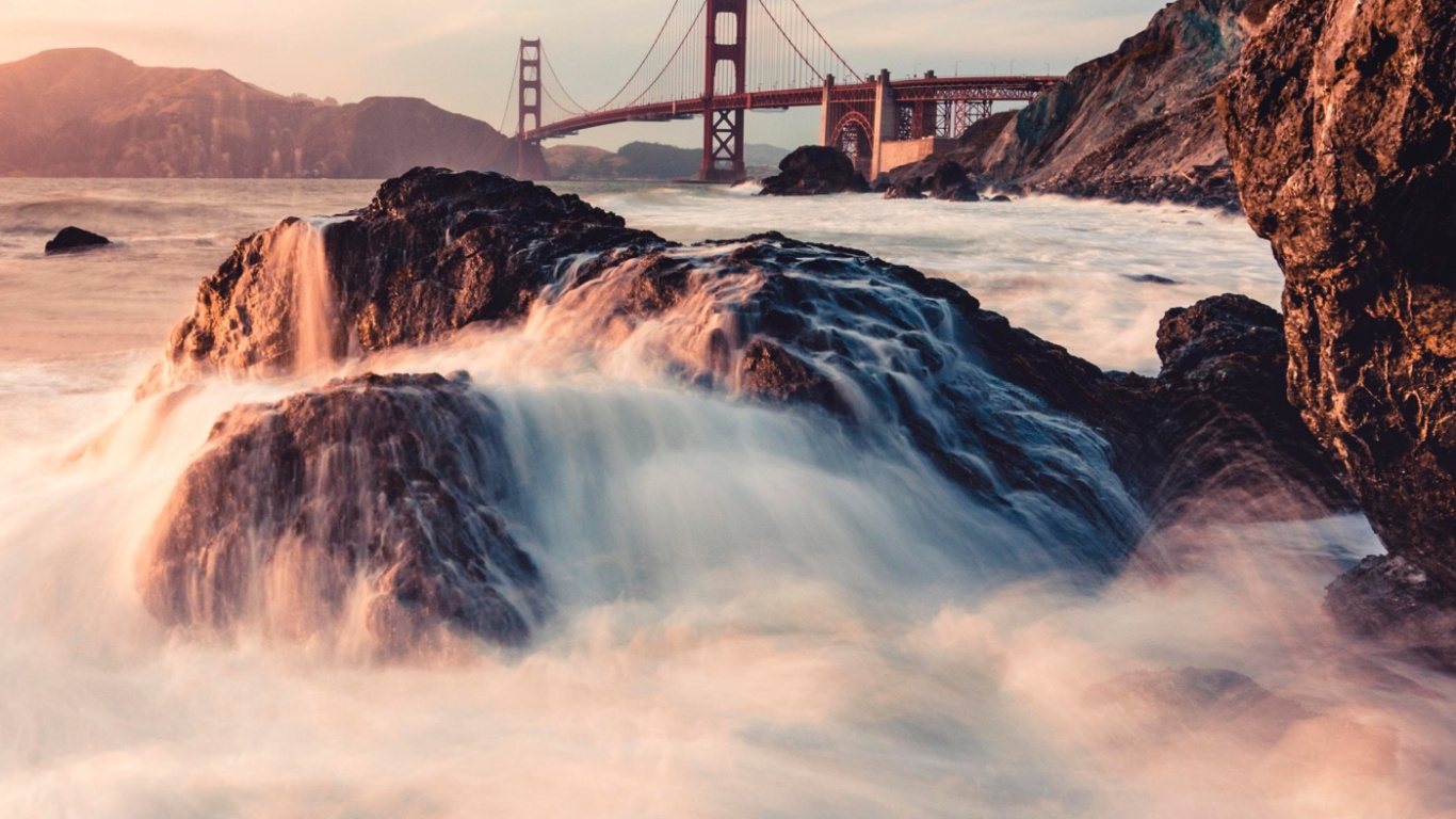 Обои золотой технический тв, цифровое телевидение, телевидение, вода, облако в разрешении 1366x768