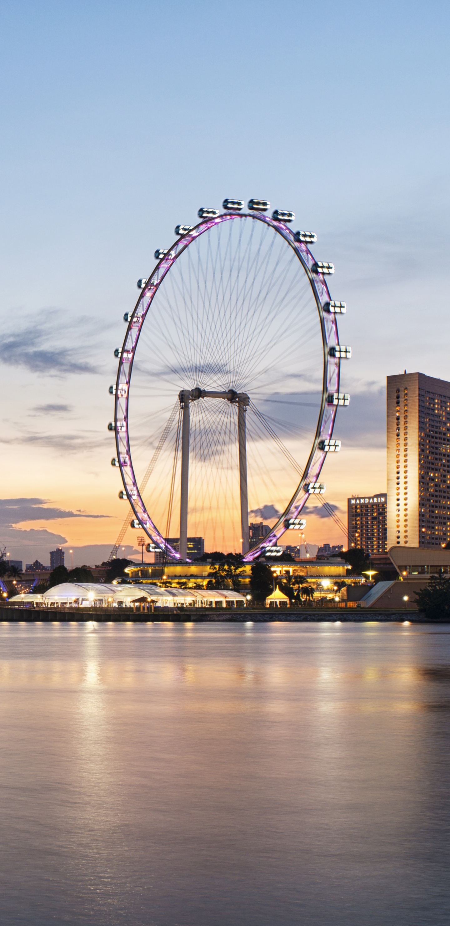 Обои городской пейзаж, линия горизонта, город, городской район, отражение в разрешении 1440x2960