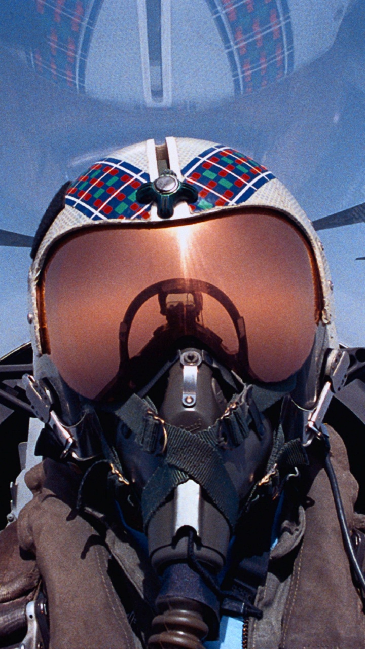 Обои самолеты, военный самолет, летчик-истребитель, реактивный самолет, кубрик в разрешении 720x1280