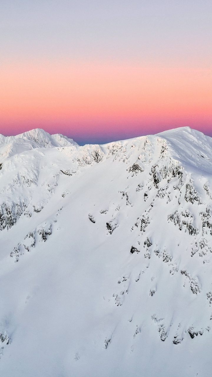 Обои гора, атмосфера, снег, склон, нагорье в разрешении 720x1280