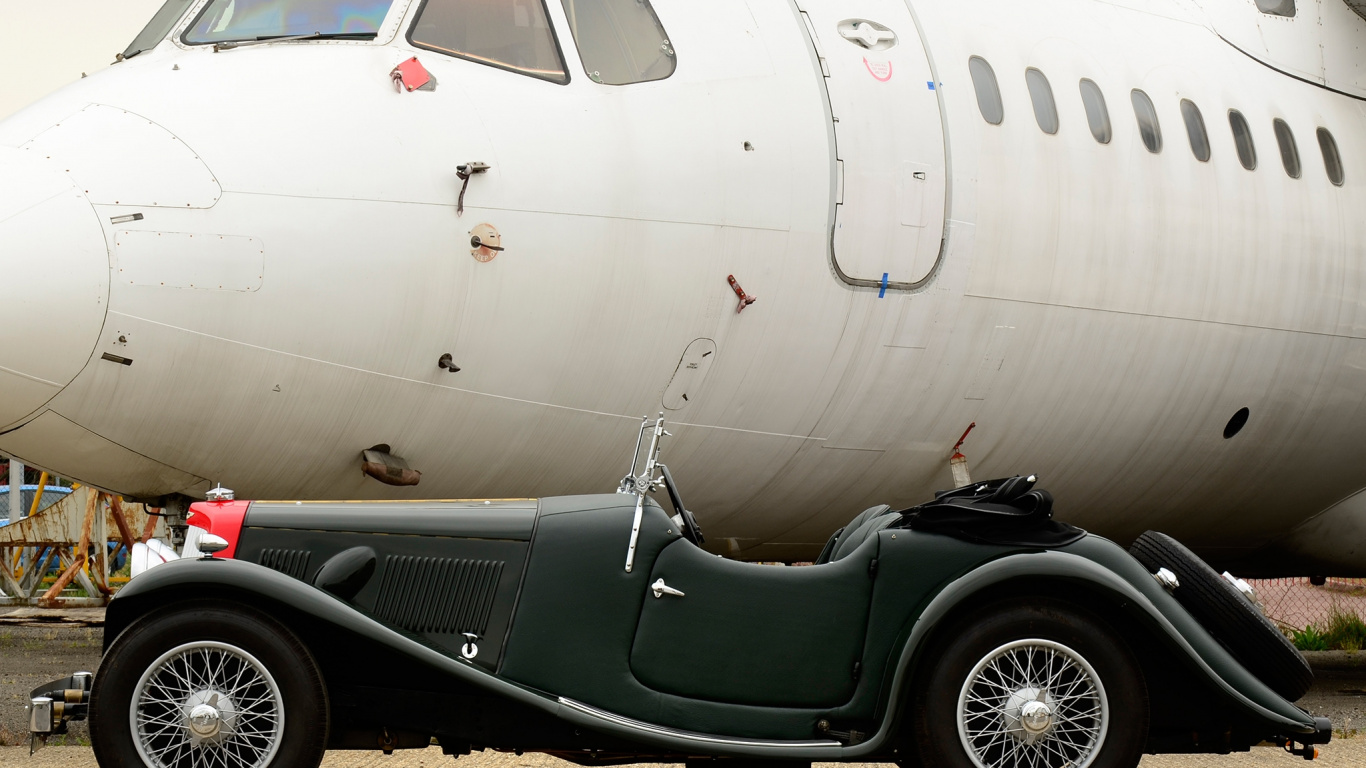 Обои классический автомобиль, Астон Мартин вулкан, автомобильный экстерьер, автомобиль, авиационный двигатель в разрешении 1366x768