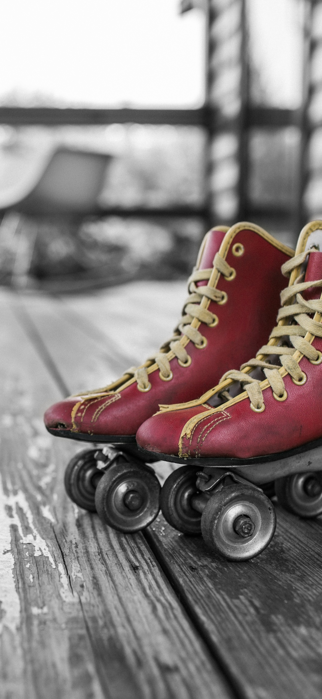 Обои обувь, катание на коньках, скейтборд, башмак, Катание на роликовых коньках в разрешении 1125x2436
