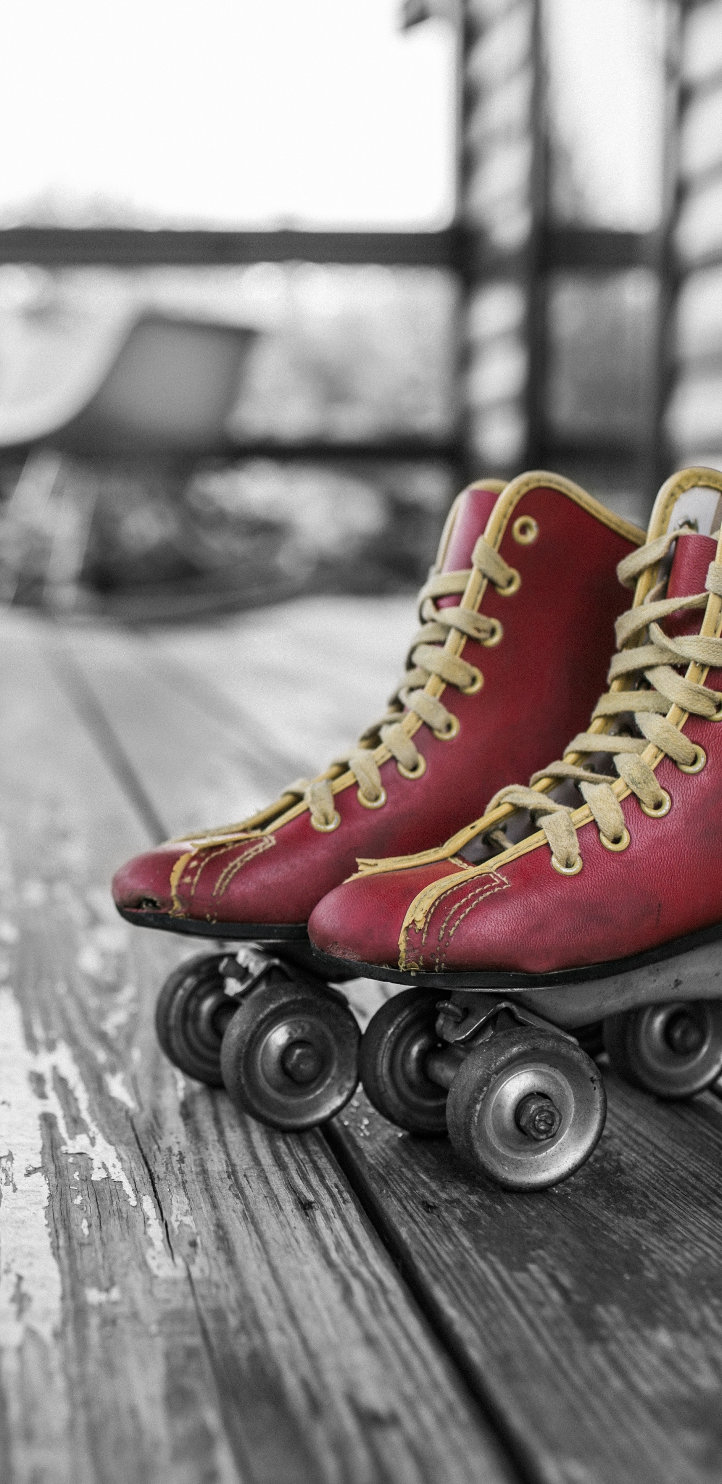 Обои обувь, катание на коньках, скейтборд, башмак, Катание на роликовых коньках в разрешении 1440x2960