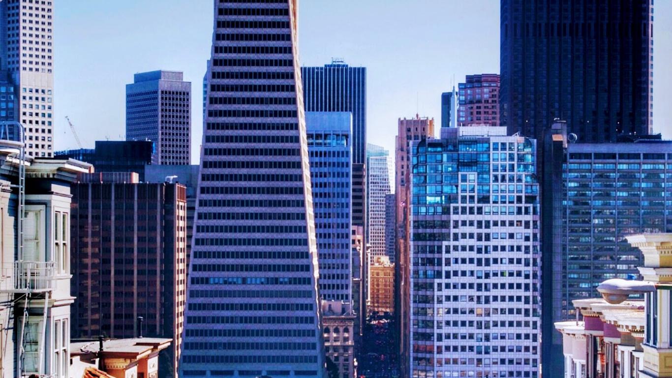 Обои Transamerica Пирамида, здание, небоскреб, дневное время, легковые автомобили в разрешении 1366x768