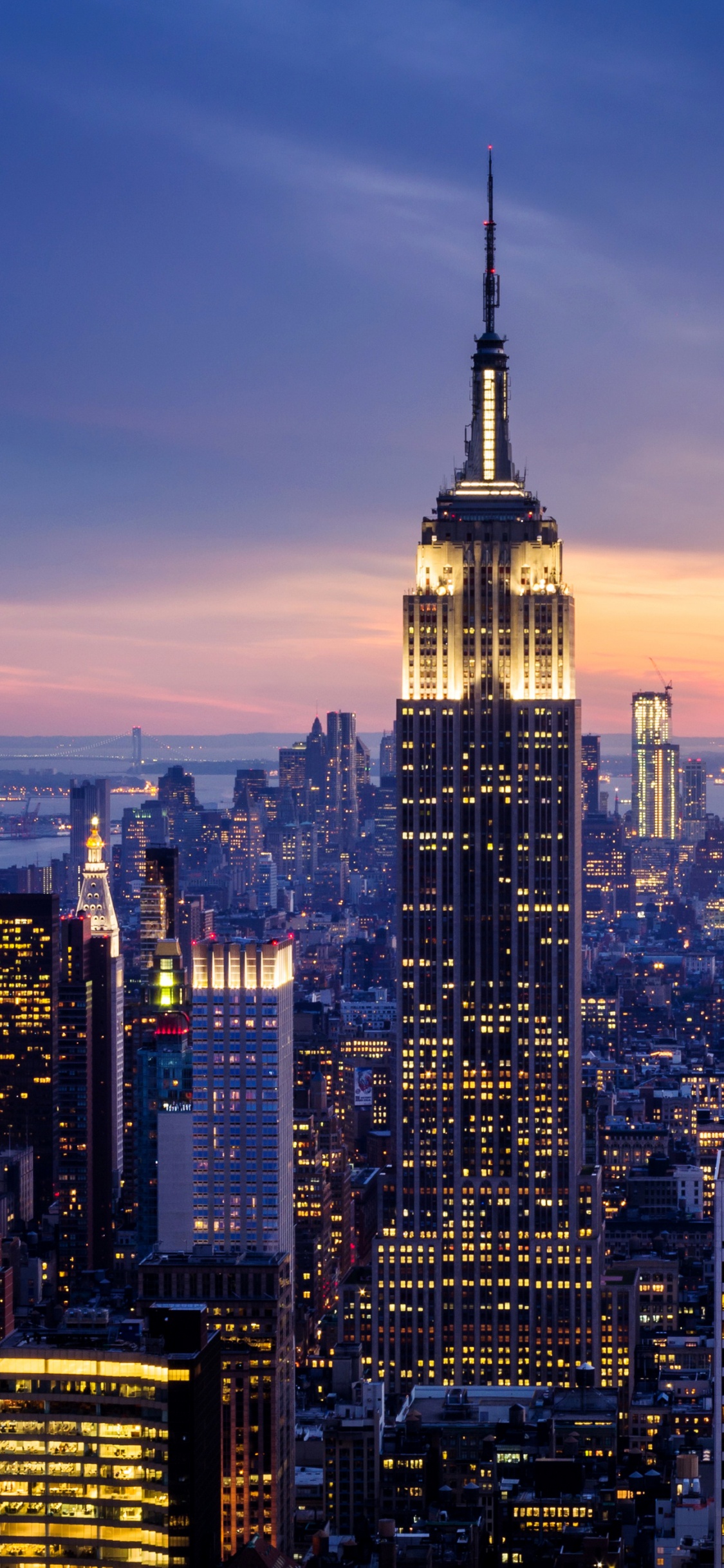 Обои Эмпайр Стейт Билдинг, Вершина скалы, Всемирный торговый центр 1, смотровая площадка, линия горизонта в разрешении 1125x2436