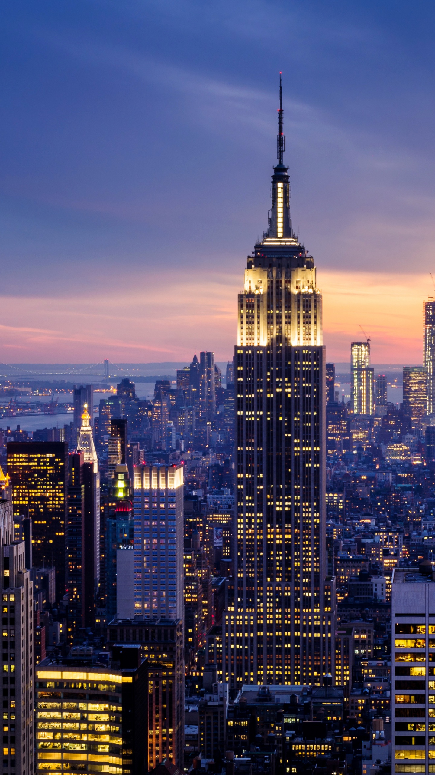 Обои Эмпайр Стейт Билдинг, Вершина скалы, Всемирный торговый центр 1, смотровая площадка, линия горизонта в разрешении 1440x2560