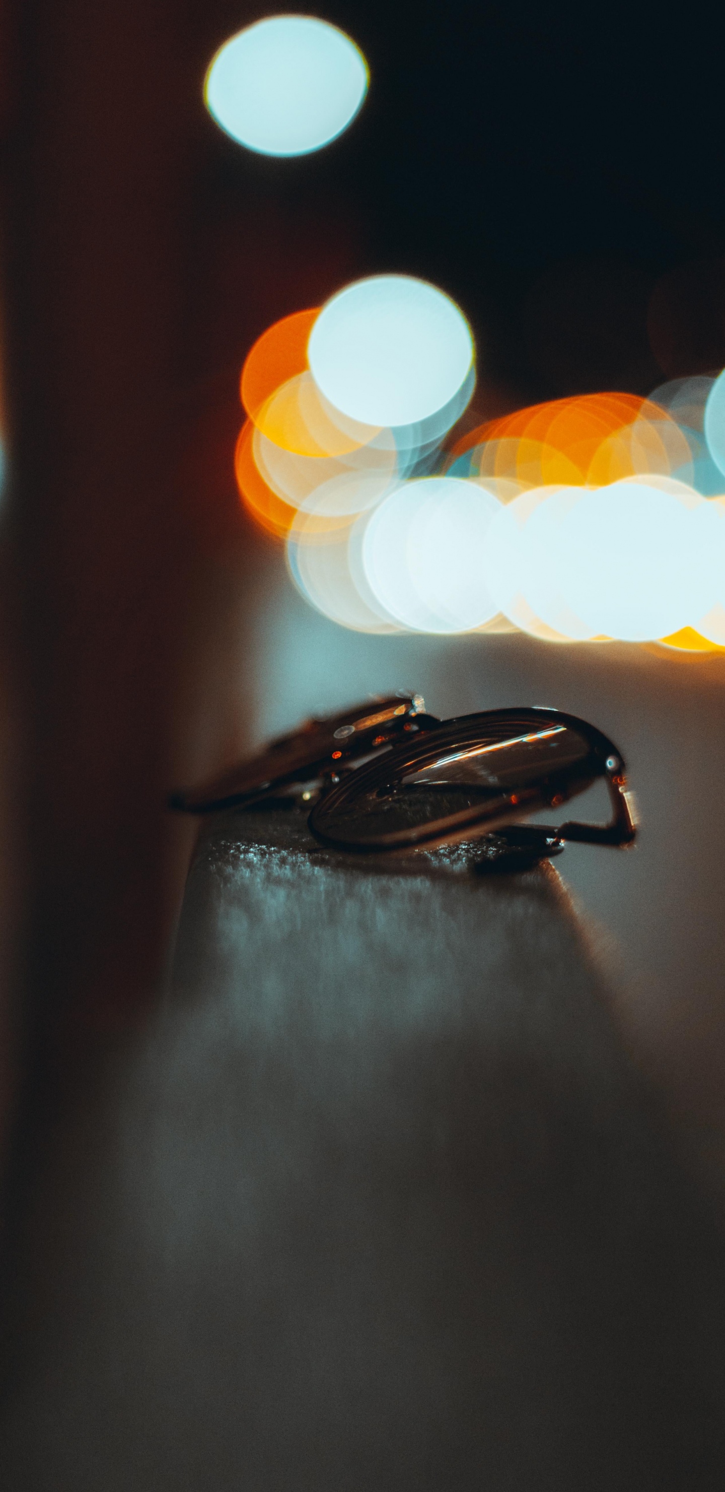 Обои свет, автомобильное освещение, Янтарь, дерево, полутона и оттенки в разрешении 1440x2960