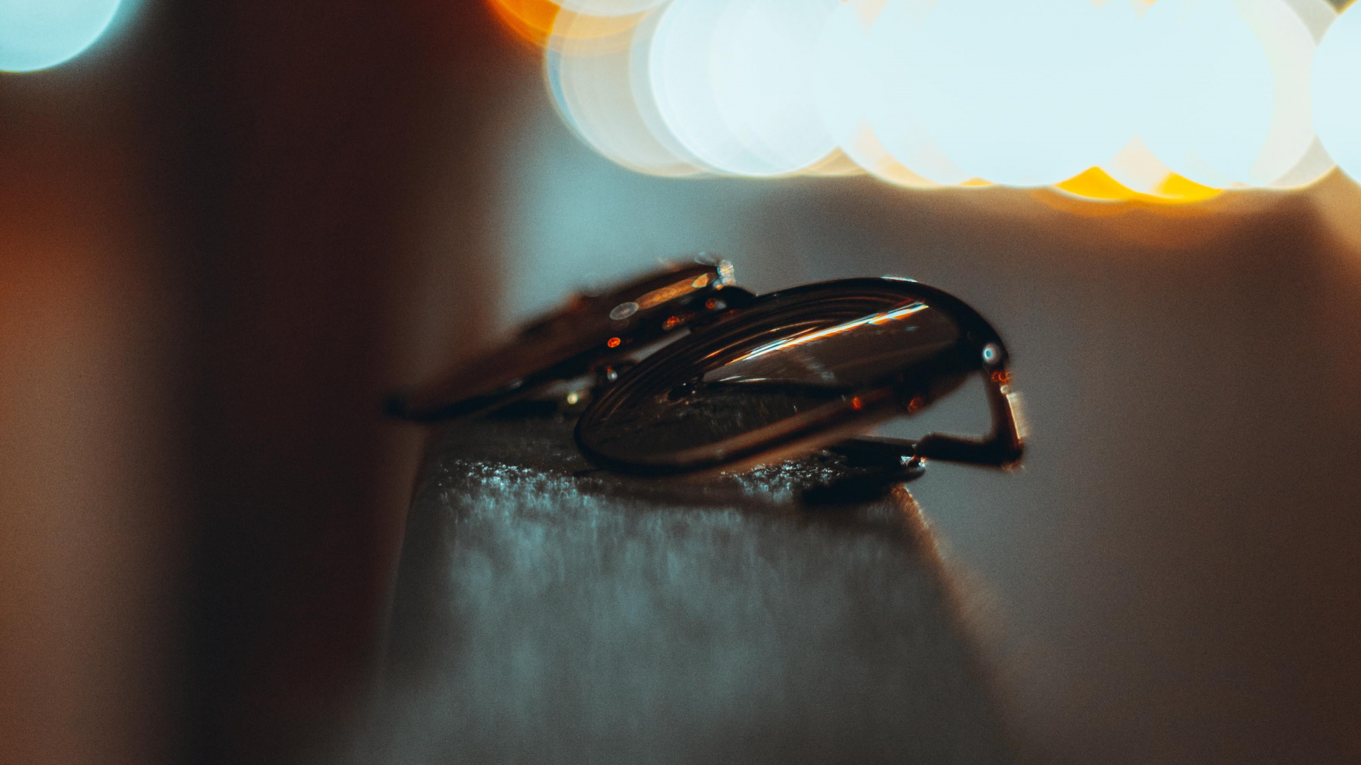 Обои свет, автомобильное освещение, Янтарь, дерево, полутона и оттенки в разрешении 1920x1080