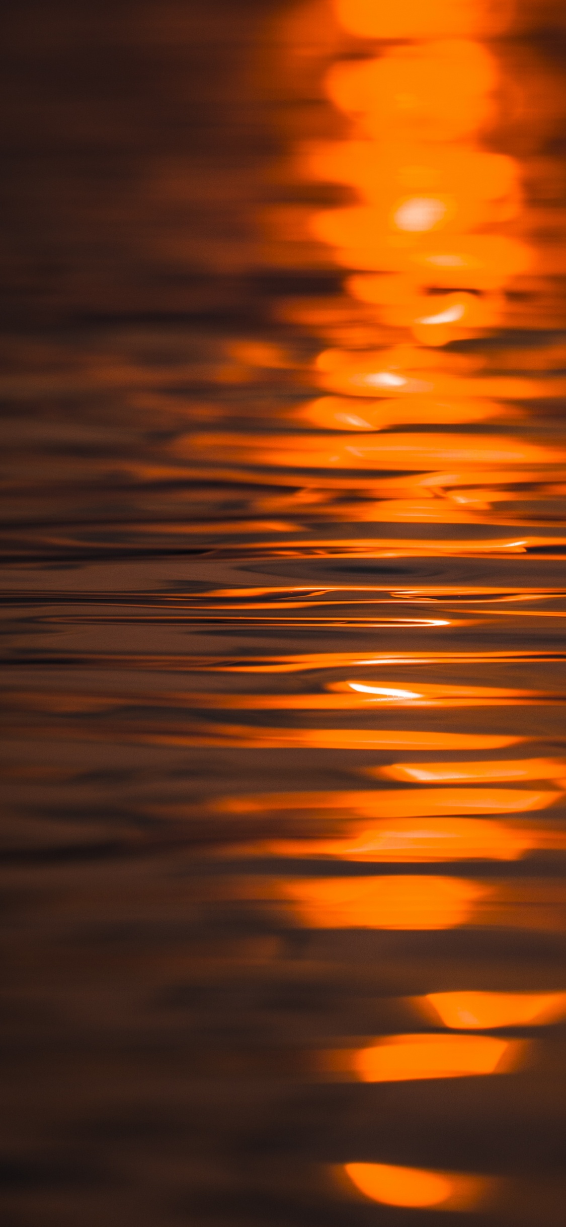 Обои отражение, вода, Апельсин, спокойный, послесвечение в разрешении 1125x2436