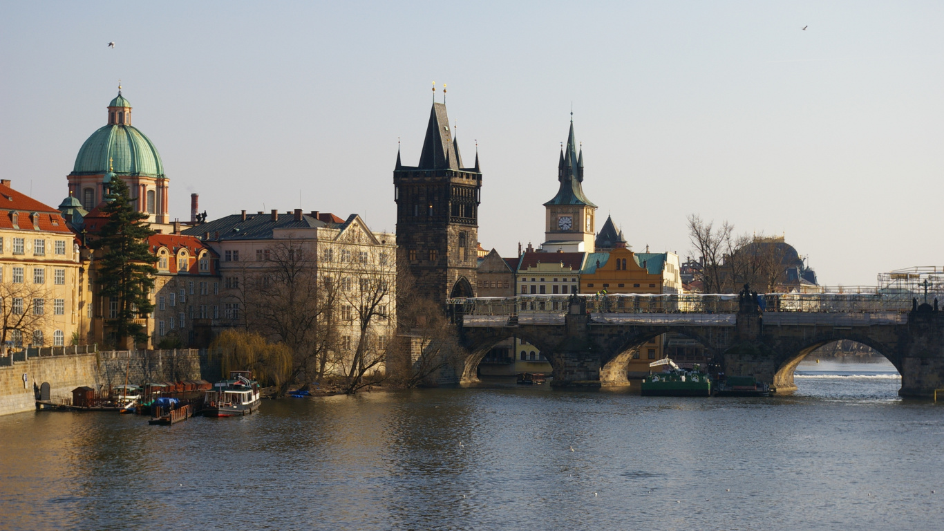 Обои Прага, реки, водный путь, мост, город в разрешении 1366x768