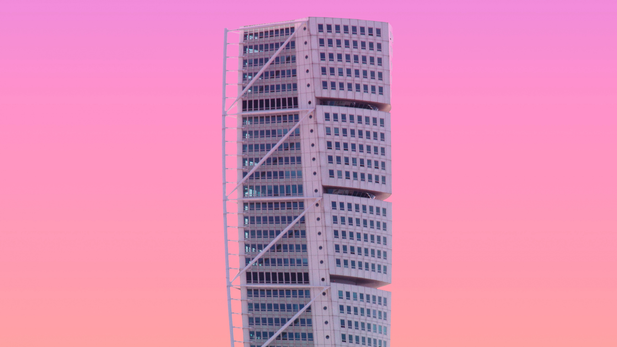 Обои вышка, розовый, небоскреб, линия, город в разрешении 2560x1440