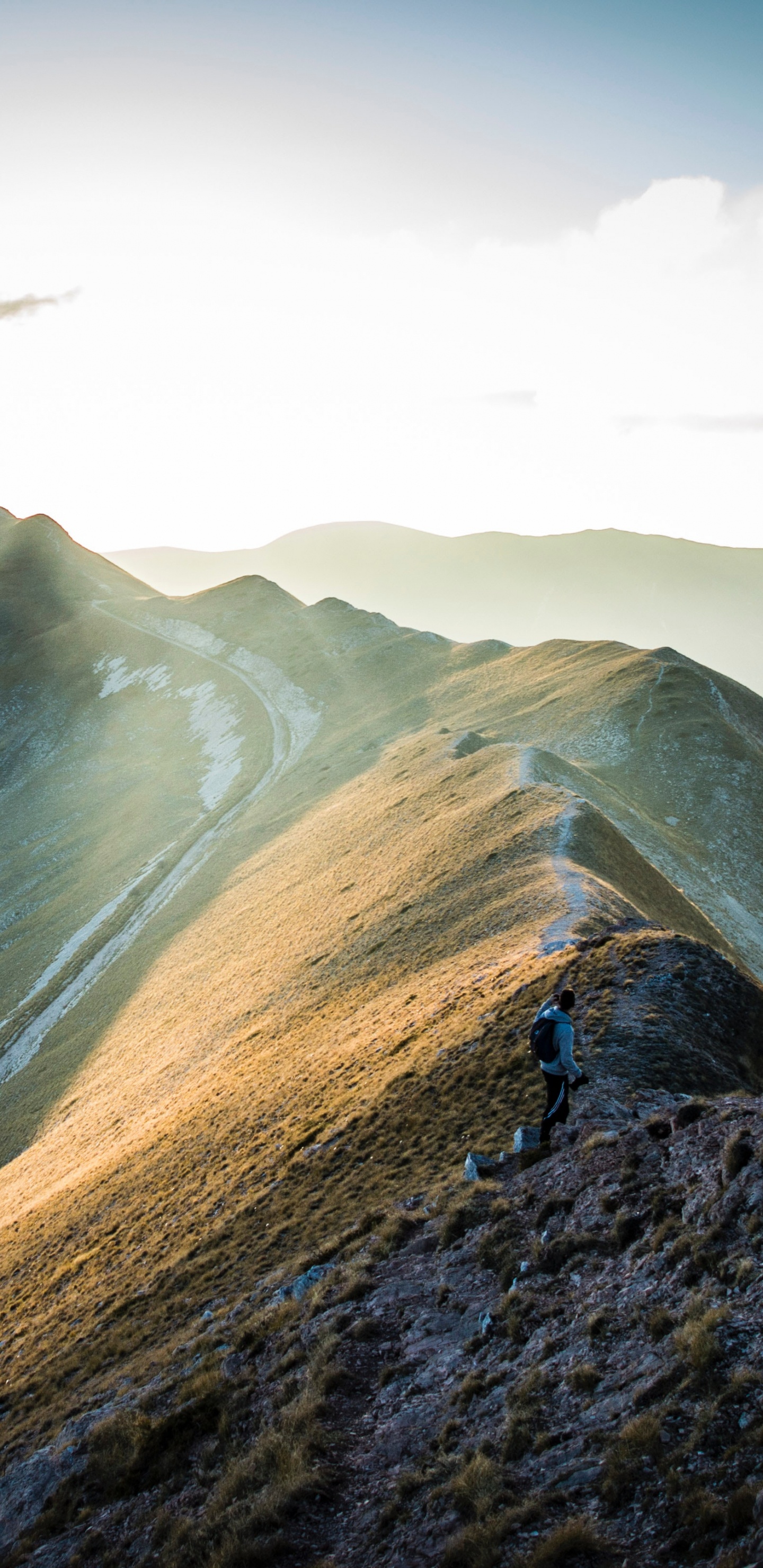 Обои гора, горный рельеф, природа, нагорье, хребет в разрешении 1440x2960